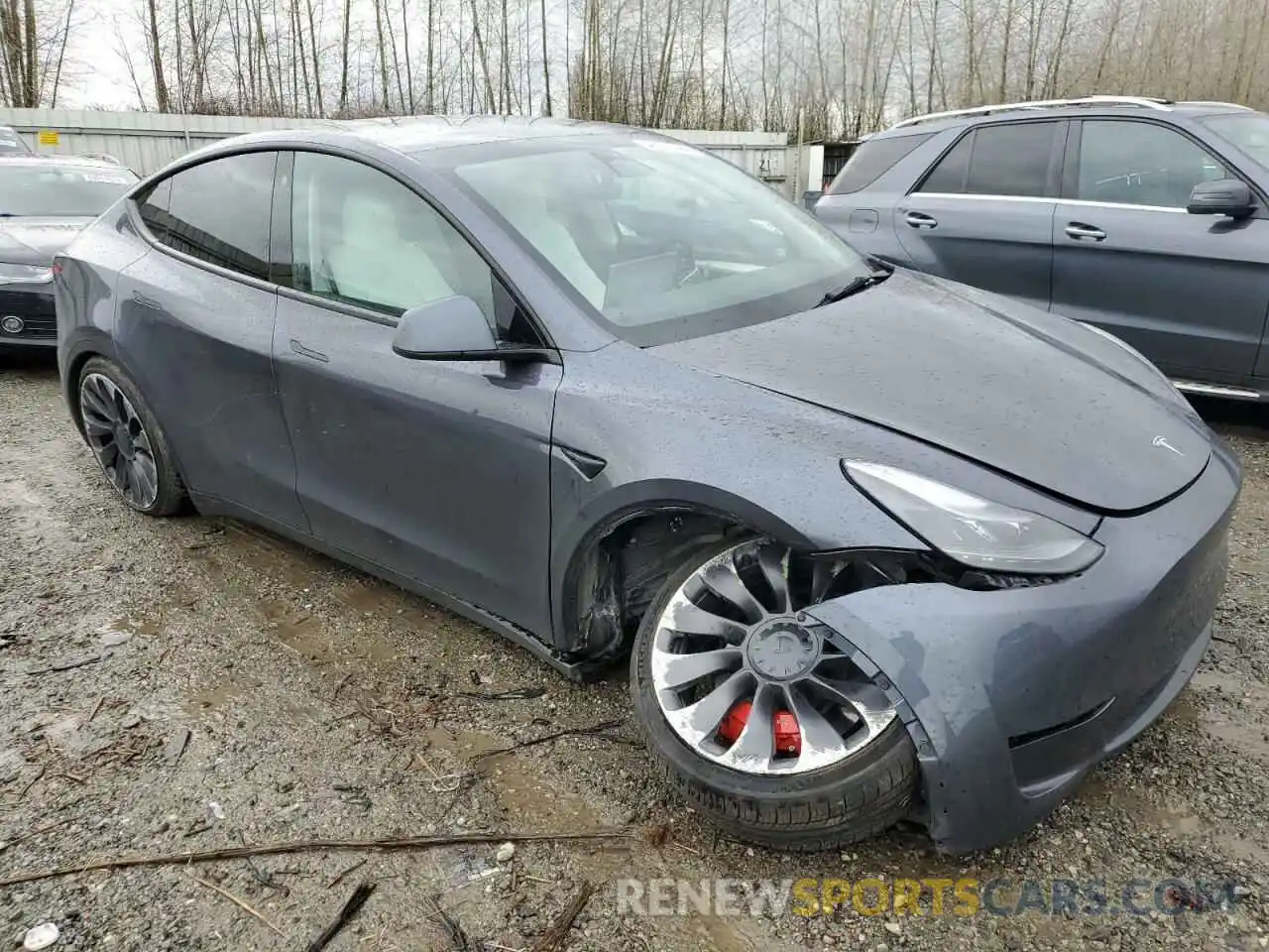 4 Photograph of a damaged car 7SAYGDEFXPF666283 TESLA MODEL Y 2023