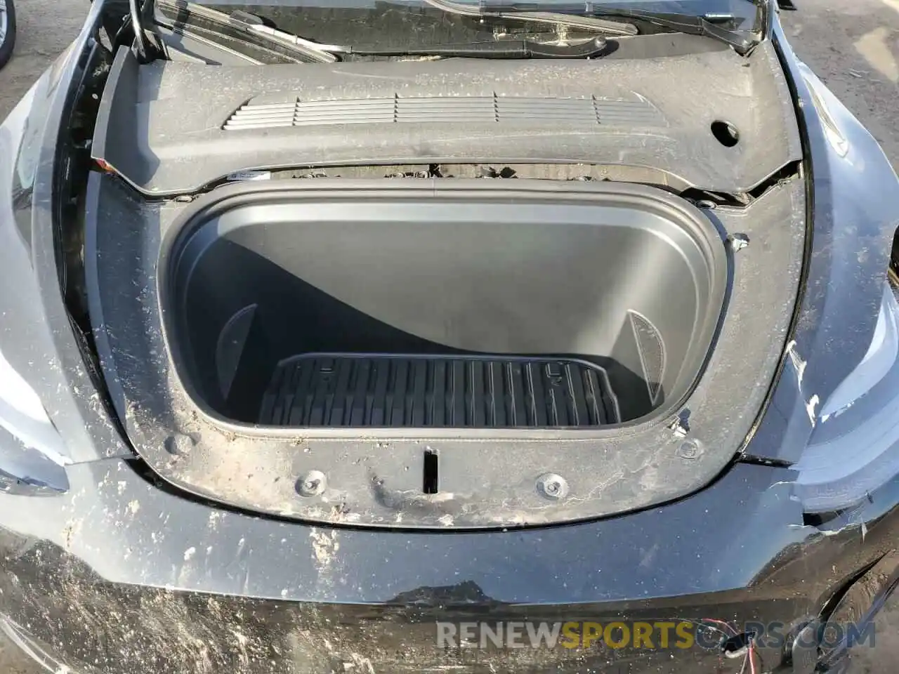 12 Photograph of a damaged car LRWYGDEE0PC137097 TESLA MODEL Y 2023