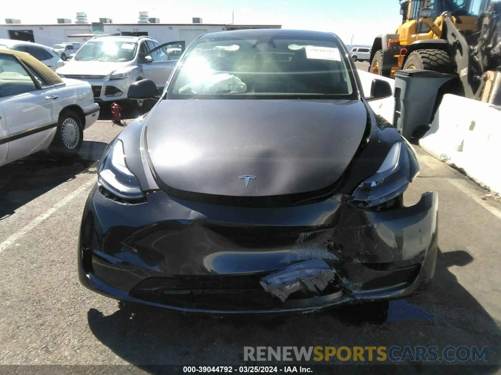 6 Photograph of a damaged car 7SAYGAEE1RF987153 TESLA MODEL Y 2024