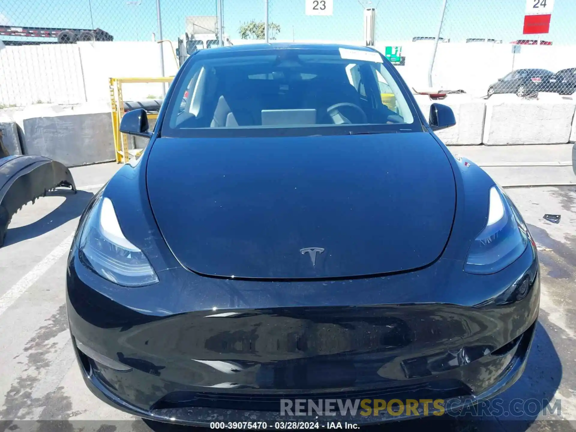 12 Photograph of a damaged car 7SAYGDED5RF010199 TESLA MODEL Y 2024