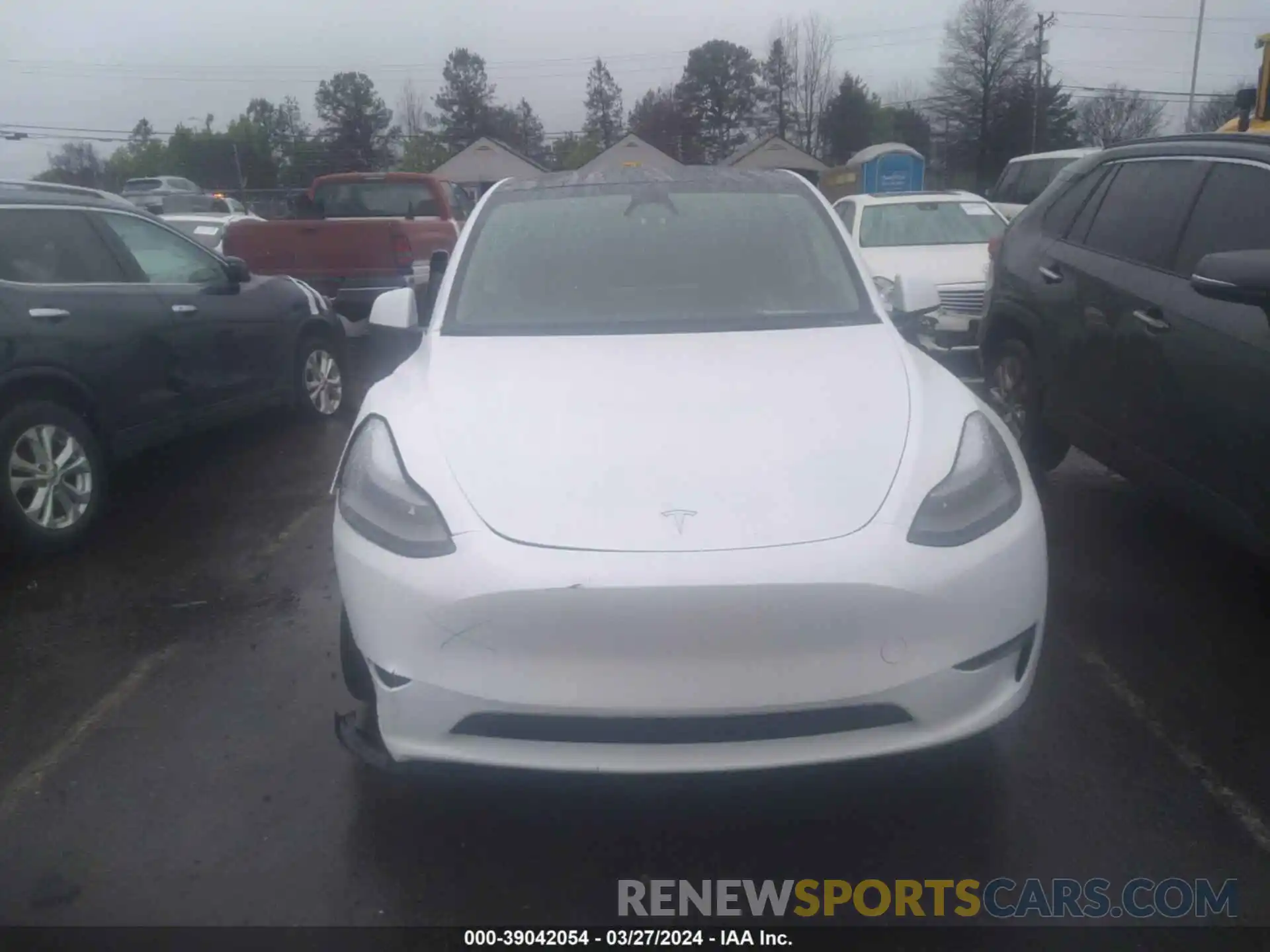 11 Photograph of a damaged car 7SAYGDEE2RA236562 TESLA MODEL Y 2024