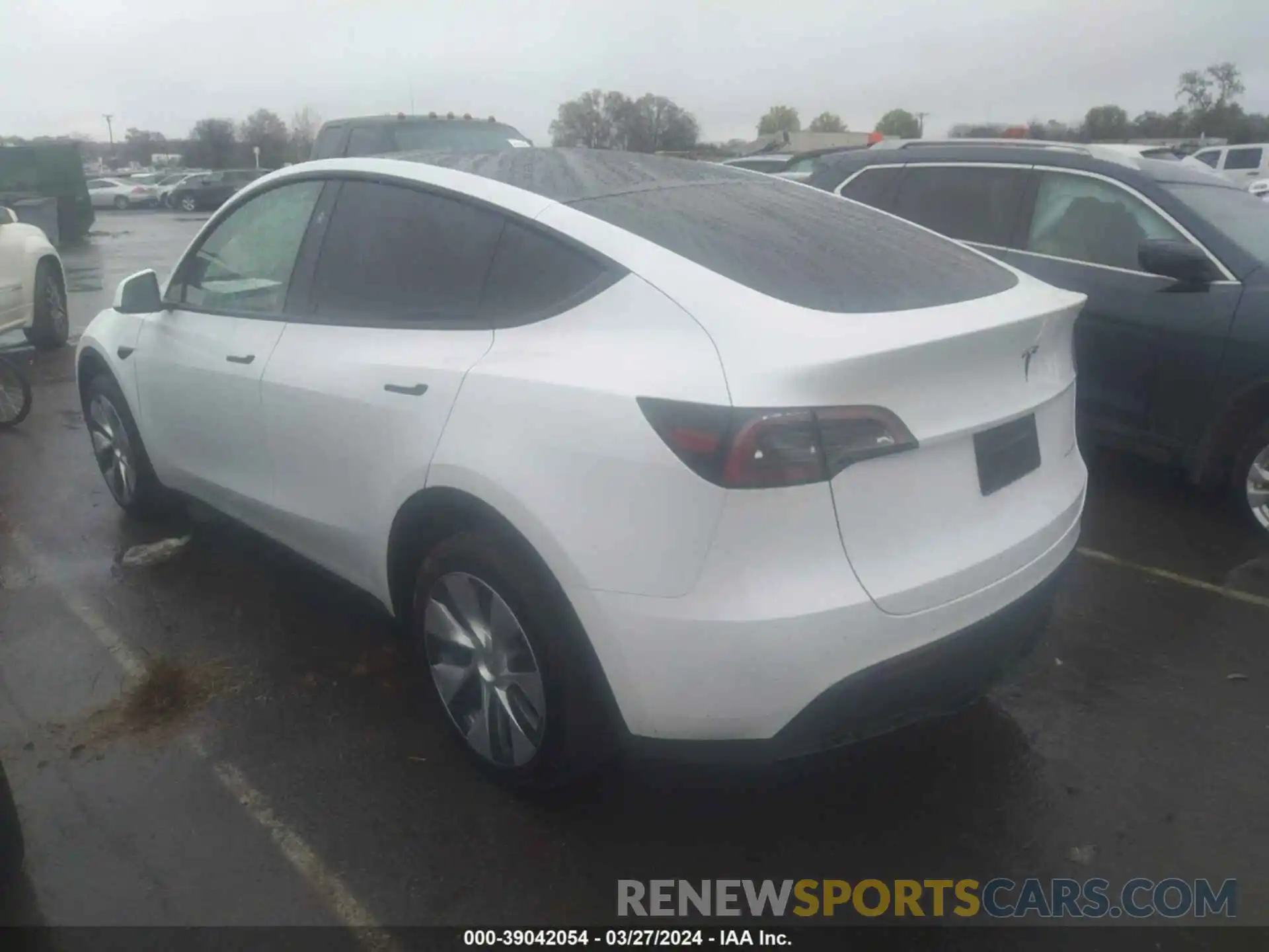 3 Photograph of a damaged car 7SAYGDEE2RA236562 TESLA MODEL Y 2024