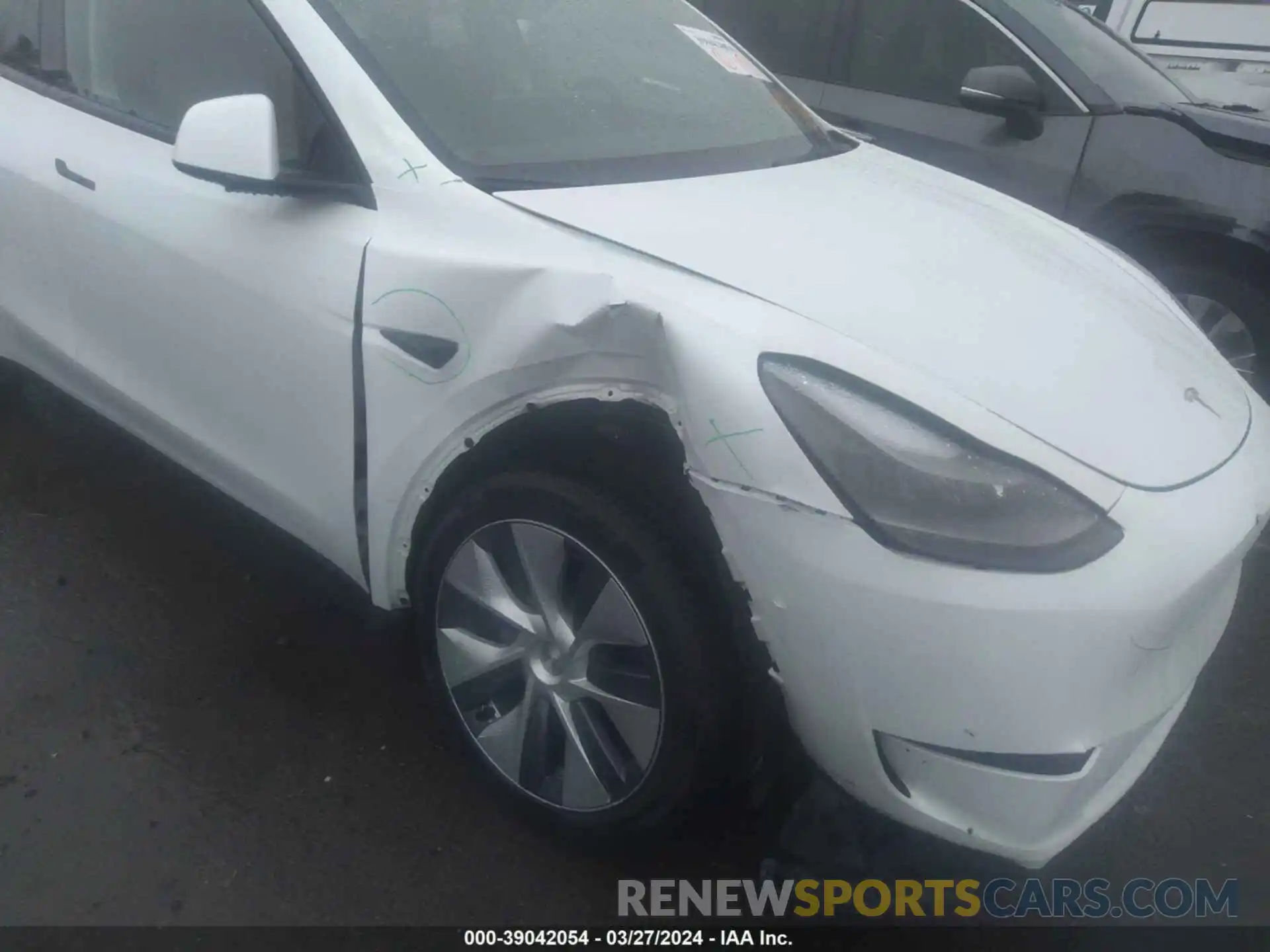 6 Photograph of a damaged car 7SAYGDEE2RA236562 TESLA MODEL Y 2024