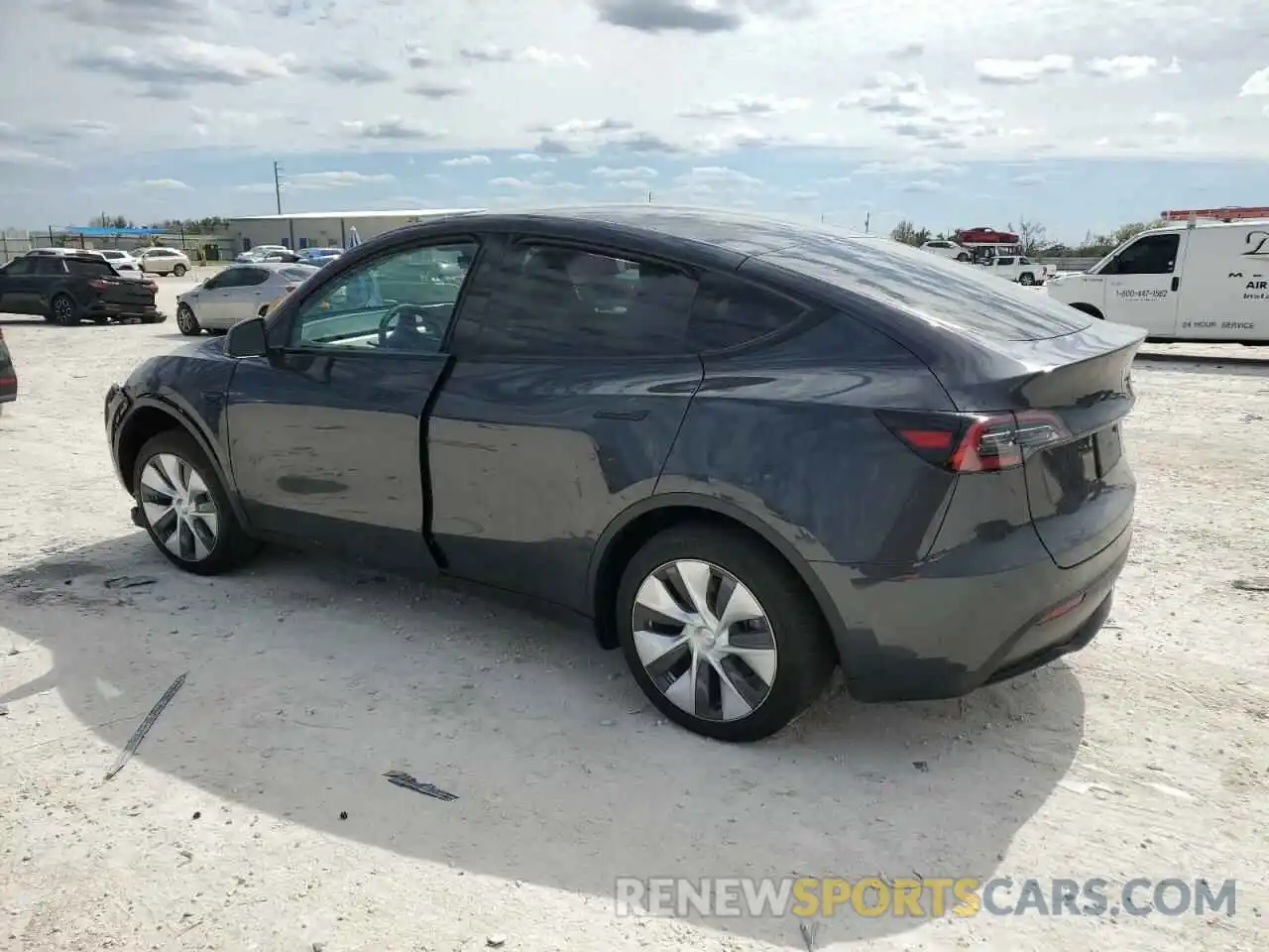 2 Photograph of a damaged car 7SAYGDEE3RF991352 TESLA MODEL Y 2024