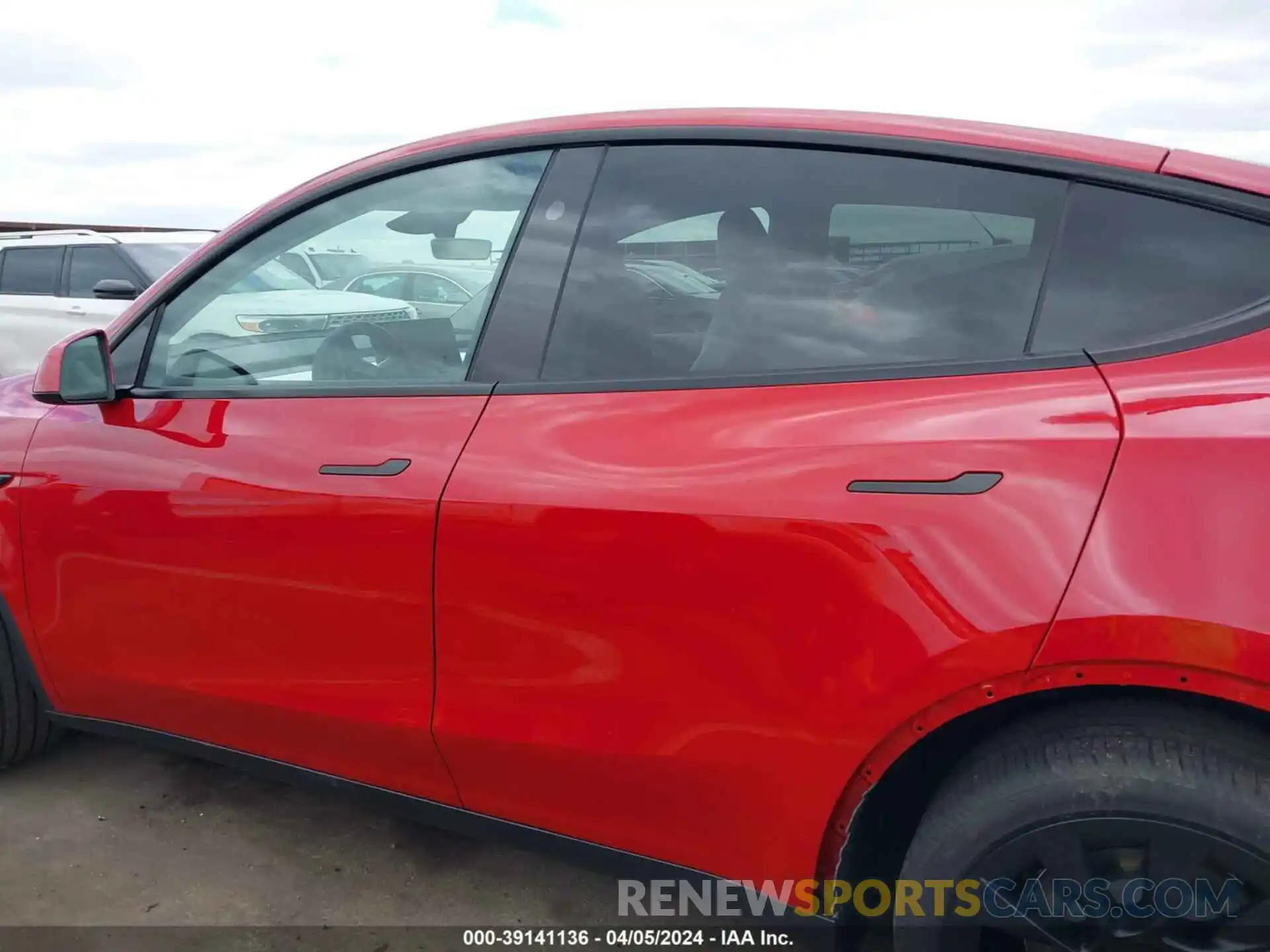 15 Photograph of a damaged car 7SAYGDEE4RA214837 TESLA MODEL Y 2024