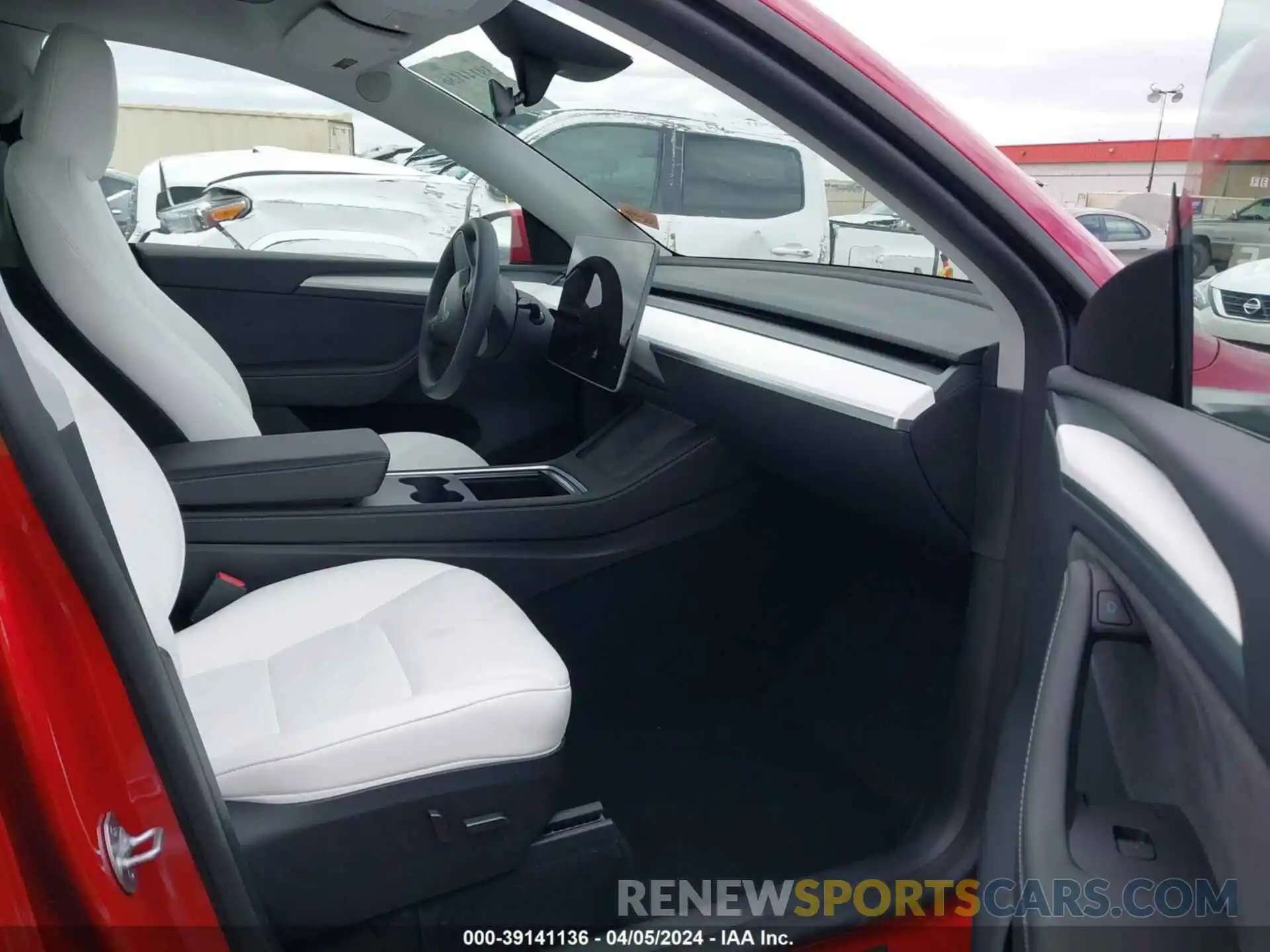 5 Photograph of a damaged car 7SAYGDEE4RA214837 TESLA MODEL Y 2024