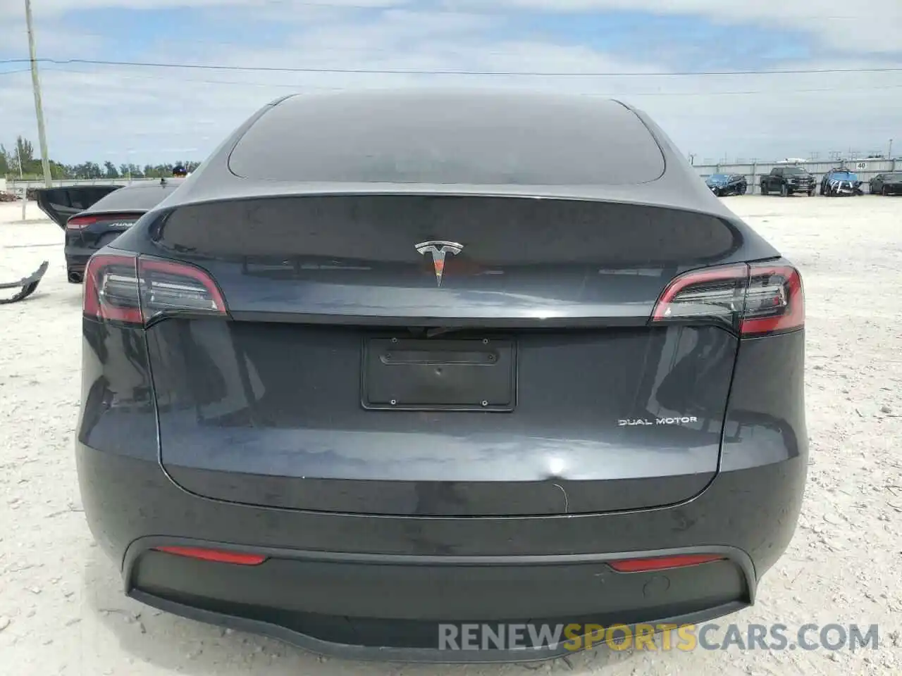 6 Photograph of a damaged car 7SAYGDEE6RA223619 TESLA MODEL Y 2024