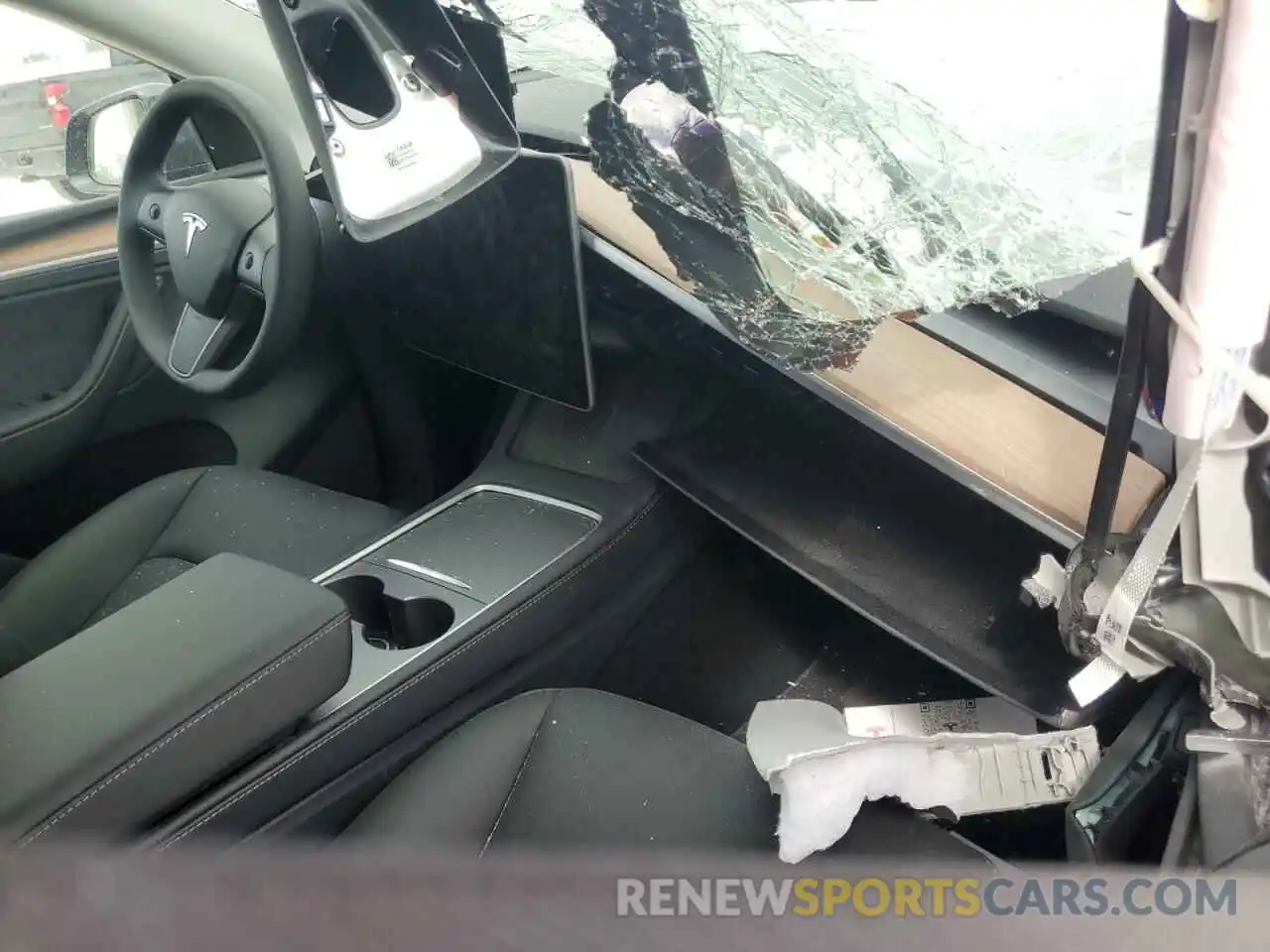 8 Photograph of a damaged car 7SAYGDEE6RA223619 TESLA MODEL Y 2024