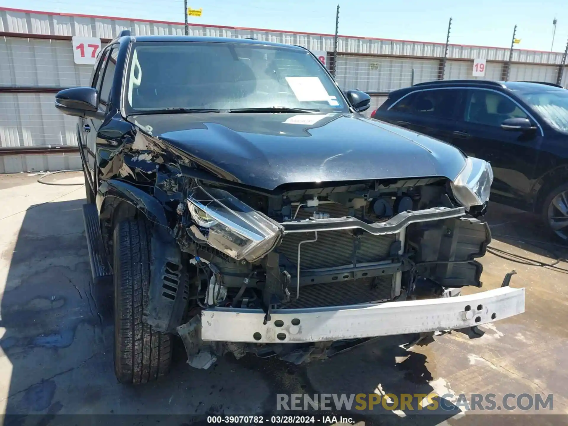 6 Фотография поврежденного автомобиля 0JTEU5JR8K5649456 TOYOTA 4-RUNNER 2019