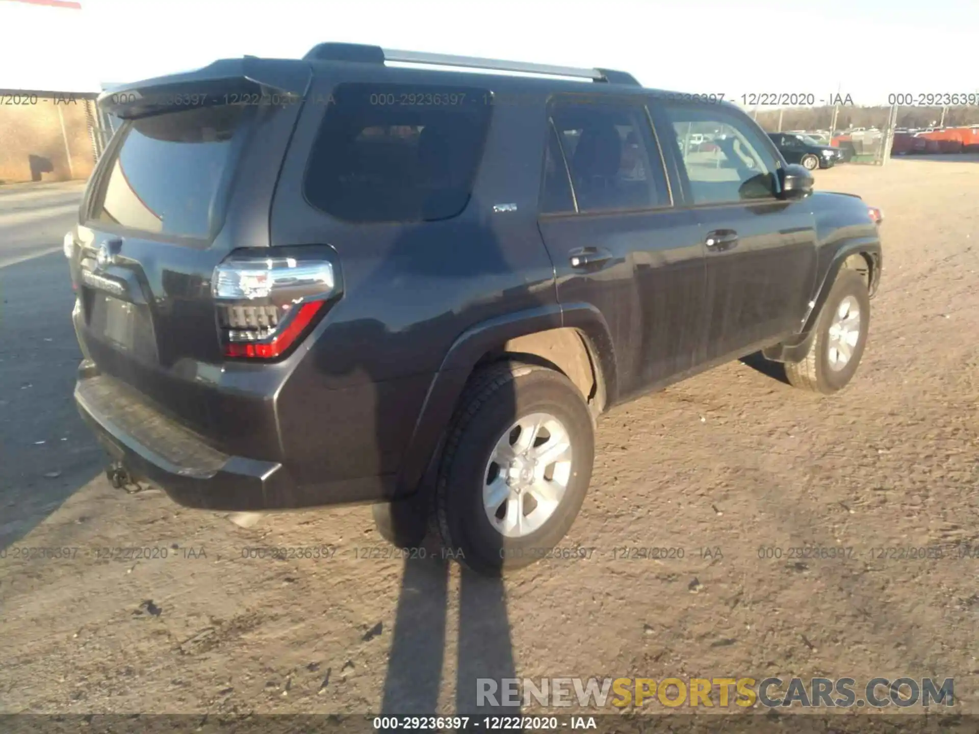 4 Photograph of a damaged car JTEMU5JR5M5840165 TOYOTA 4 RUNNER 2021