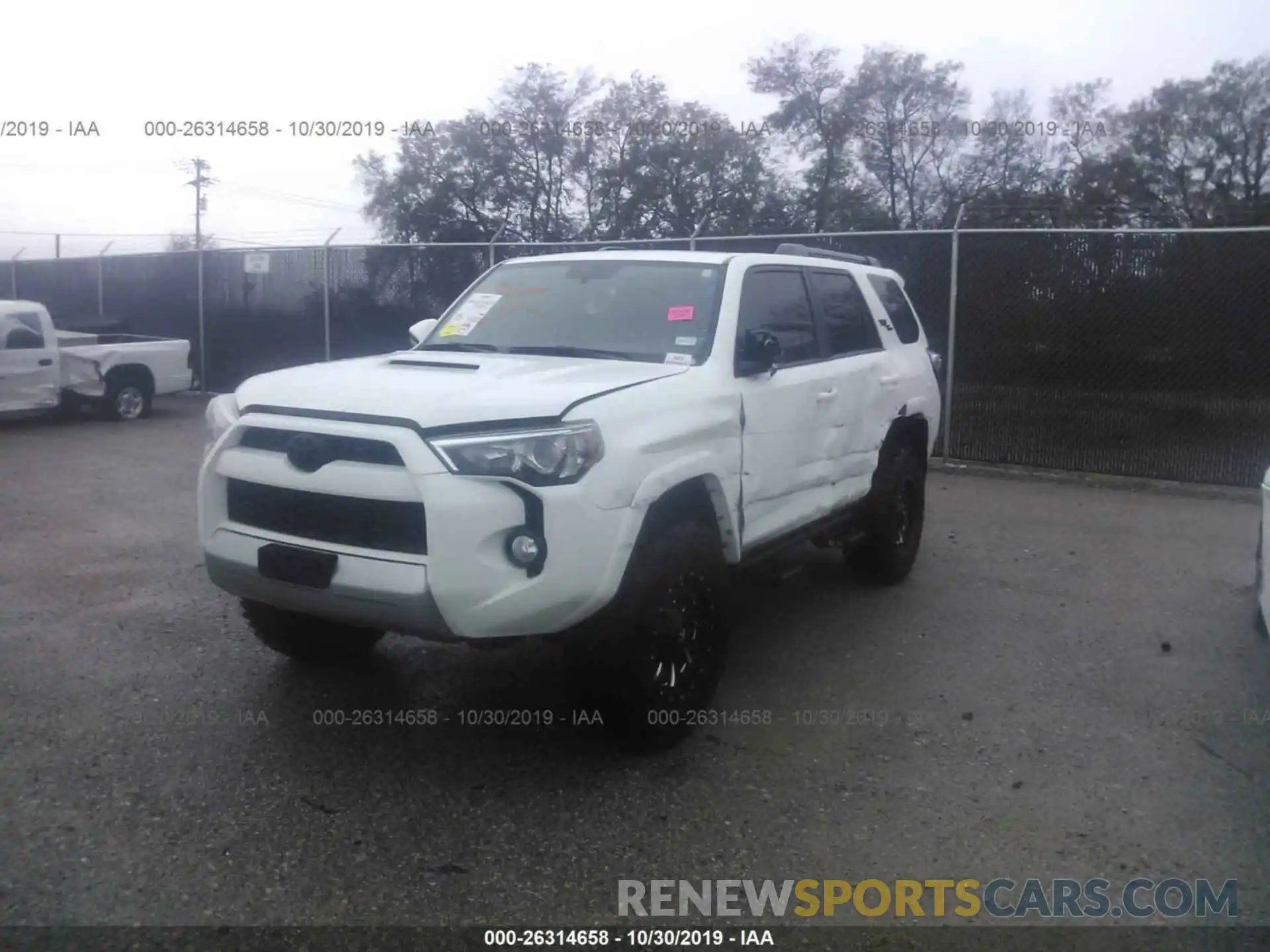 2 Фотография поврежденного автомобиля JTEBU5JR0K5611168 TOYOTA 4RUNNER 2019