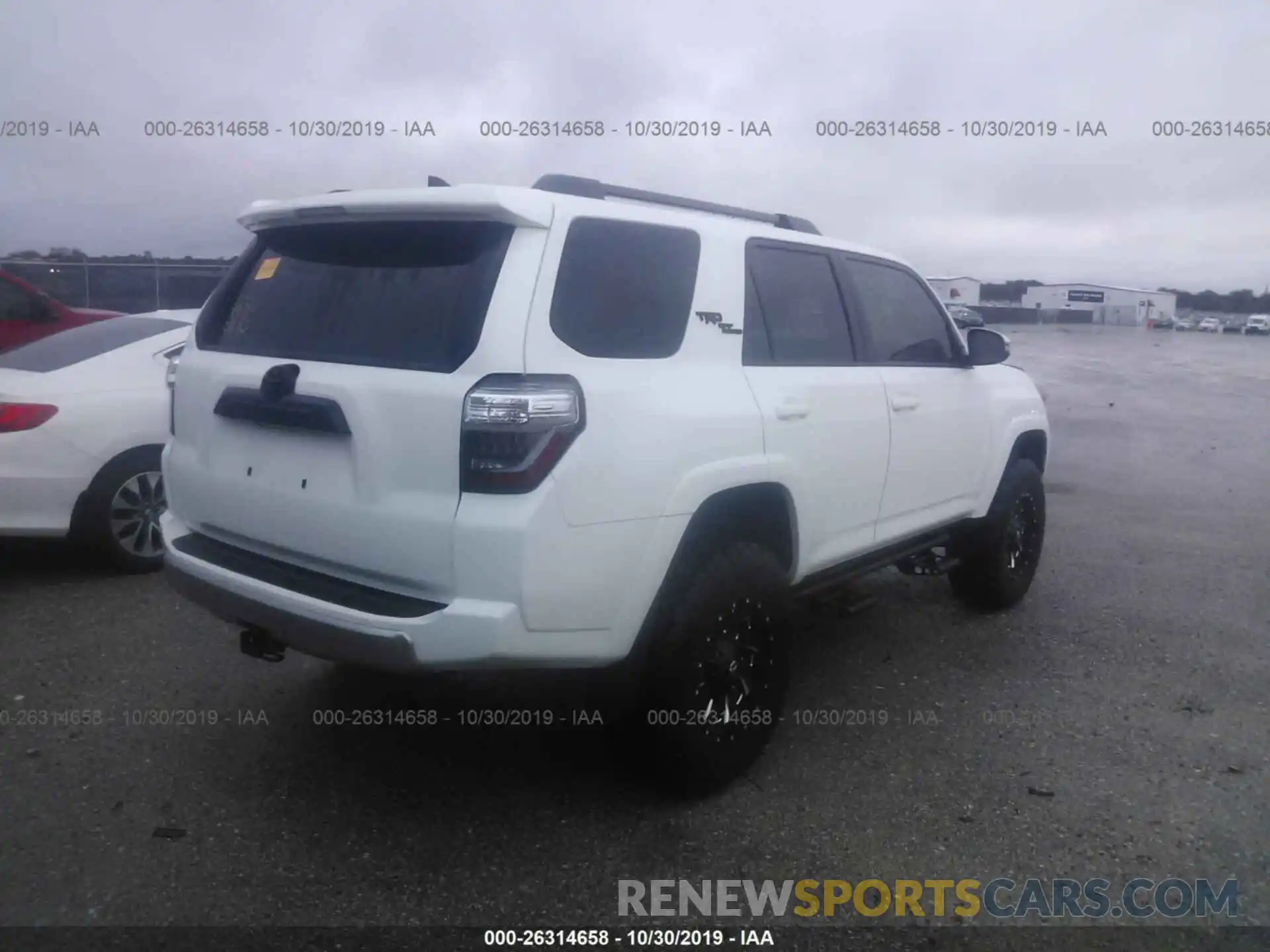 4 Фотография поврежденного автомобиля JTEBU5JR0K5611168 TOYOTA 4RUNNER 2019