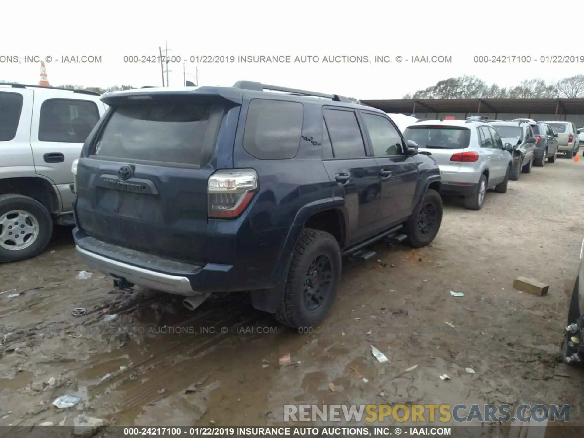 4 Фотография поврежденного автомобиля JTEBU5JR0K5612935 TOYOTA 4RUNNER 2019