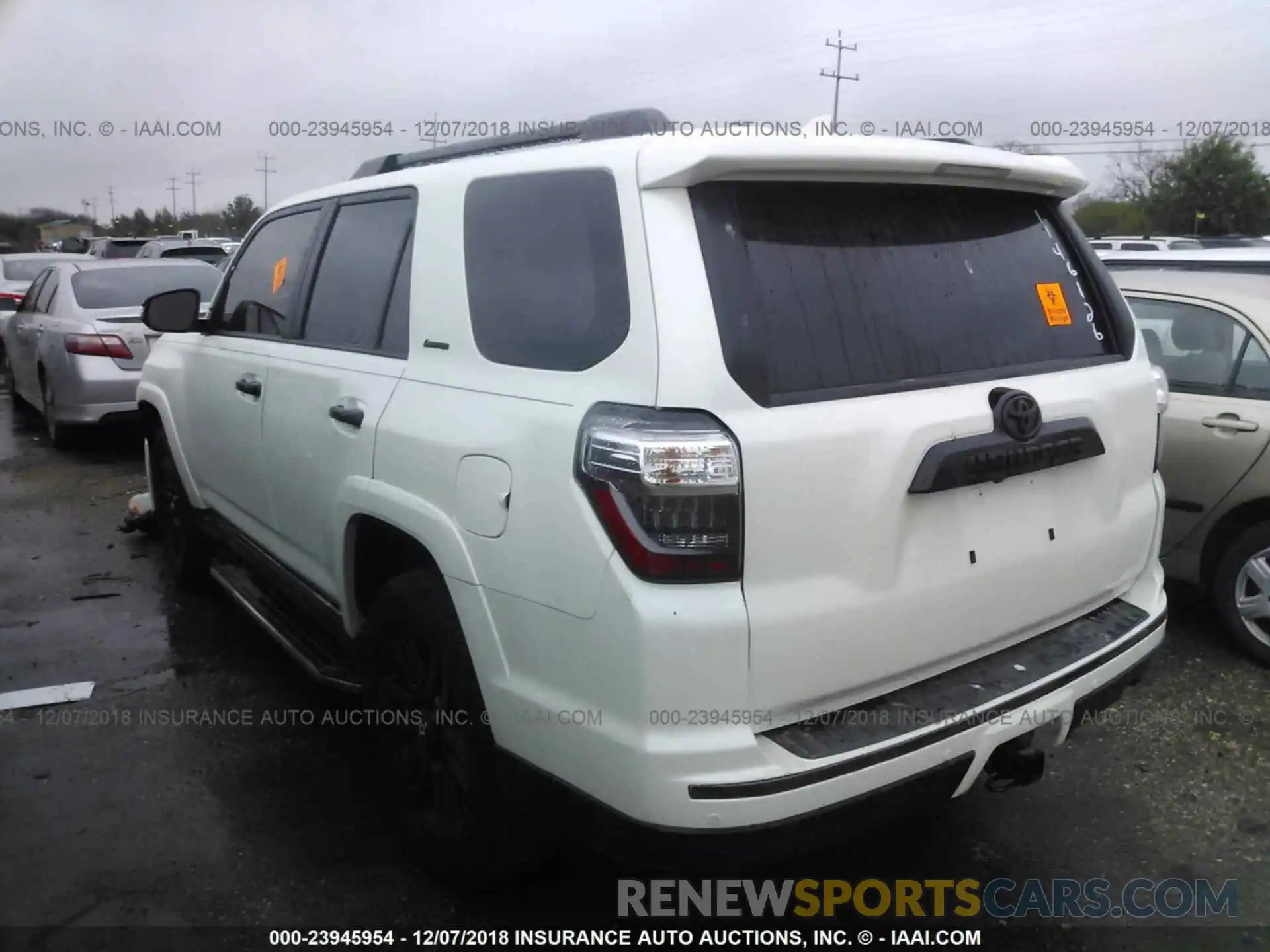 3 Фотография поврежденного автомобиля JTEBU5JR0K5621893 TOYOTA 4RUNNER 2019