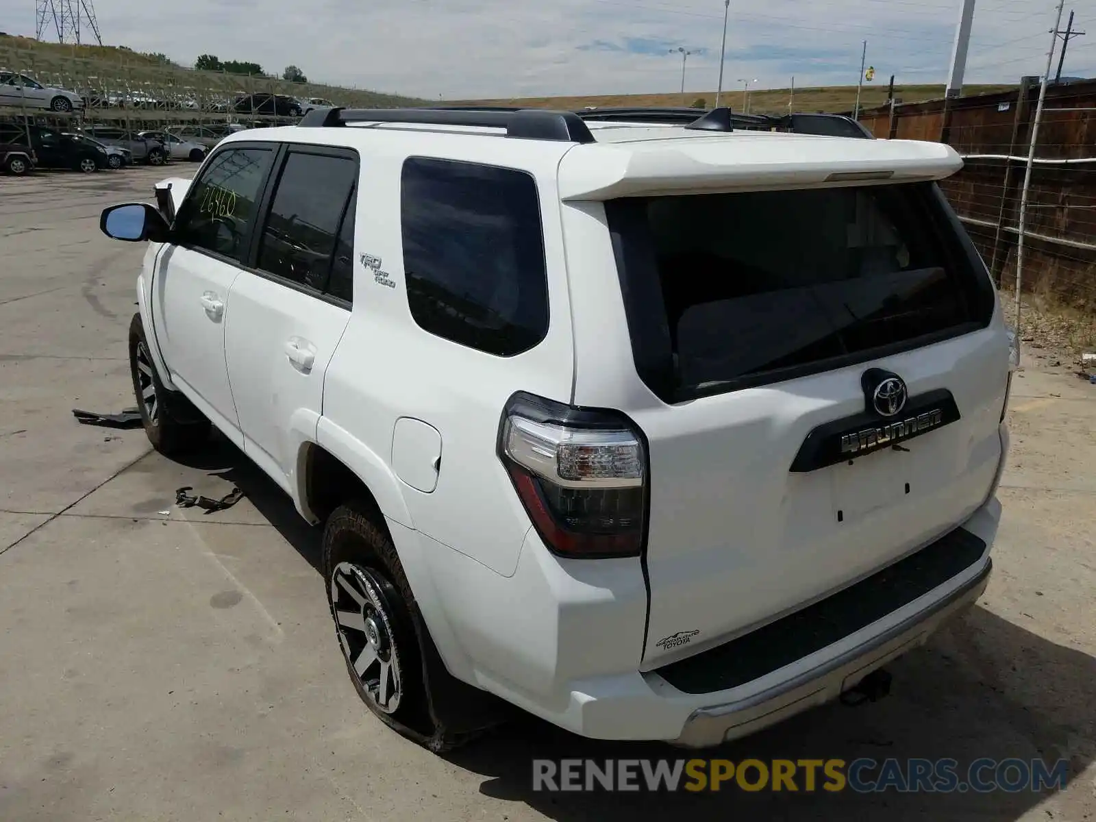 3 Фотография поврежденного автомобиля JTEBU5JR0K5622106 TOYOTA 4RUNNER 2019