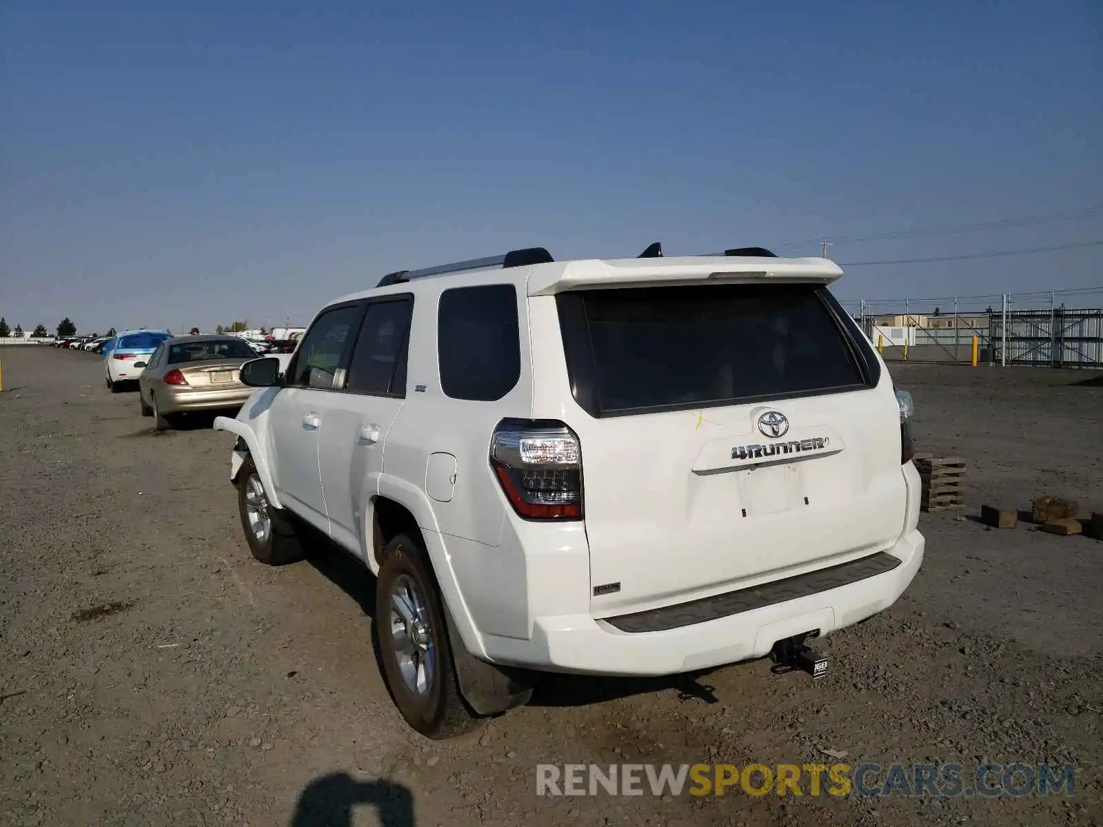 3 Фотография поврежденного автомобиля JTEBU5JR0K5624762 TOYOTA 4RUNNER 2019