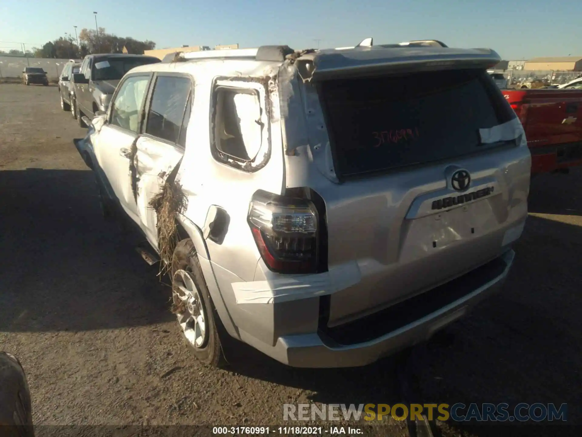 3 Фотография поврежденного автомобиля JTEBU5JR0K5626494 TOYOTA 4RUNNER 2019