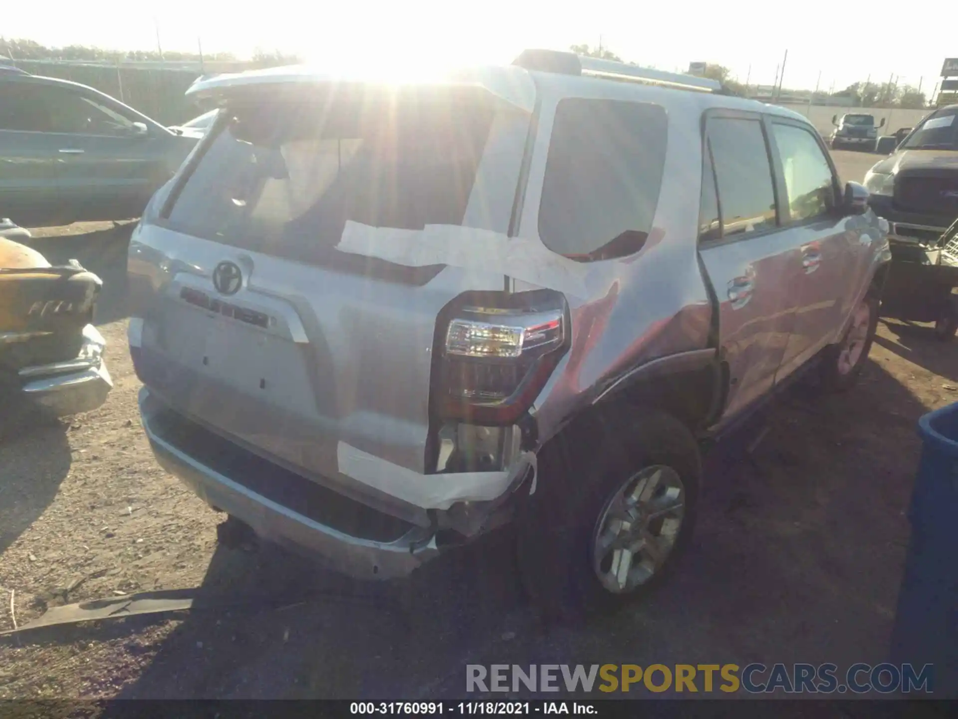 4 Фотография поврежденного автомобиля JTEBU5JR0K5626494 TOYOTA 4RUNNER 2019