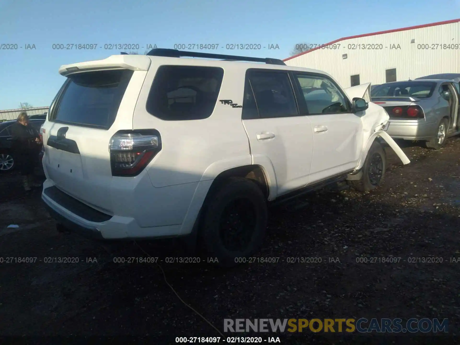 4 Фотография поврежденного автомобиля JTEBU5JR0K5632165 TOYOTA 4RUNNER 2019