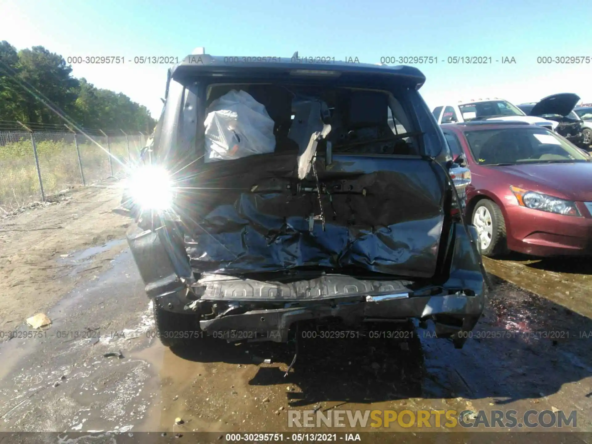 6 Фотография поврежденного автомобиля JTEBU5JR0K5633932 TOYOTA 4RUNNER 2019