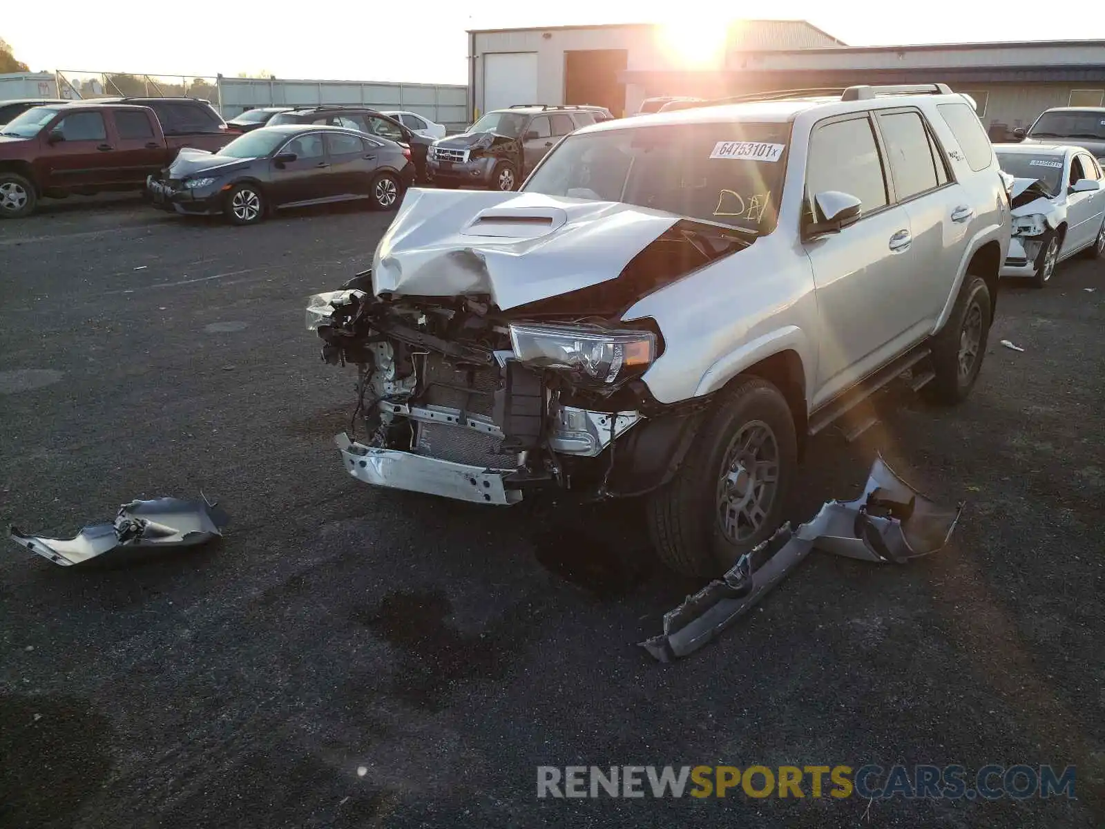 2 Фотография поврежденного автомобиля JTEBU5JR0K5637494 TOYOTA 4RUNNER 2019