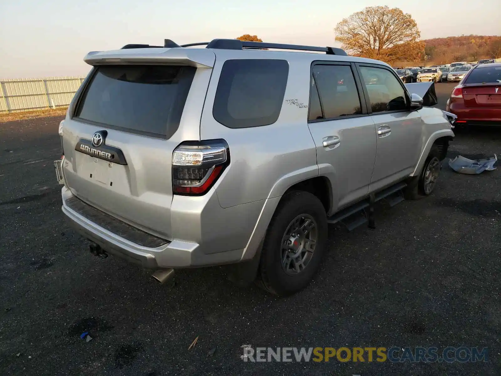 4 Фотография поврежденного автомобиля JTEBU5JR0K5637494 TOYOTA 4RUNNER 2019