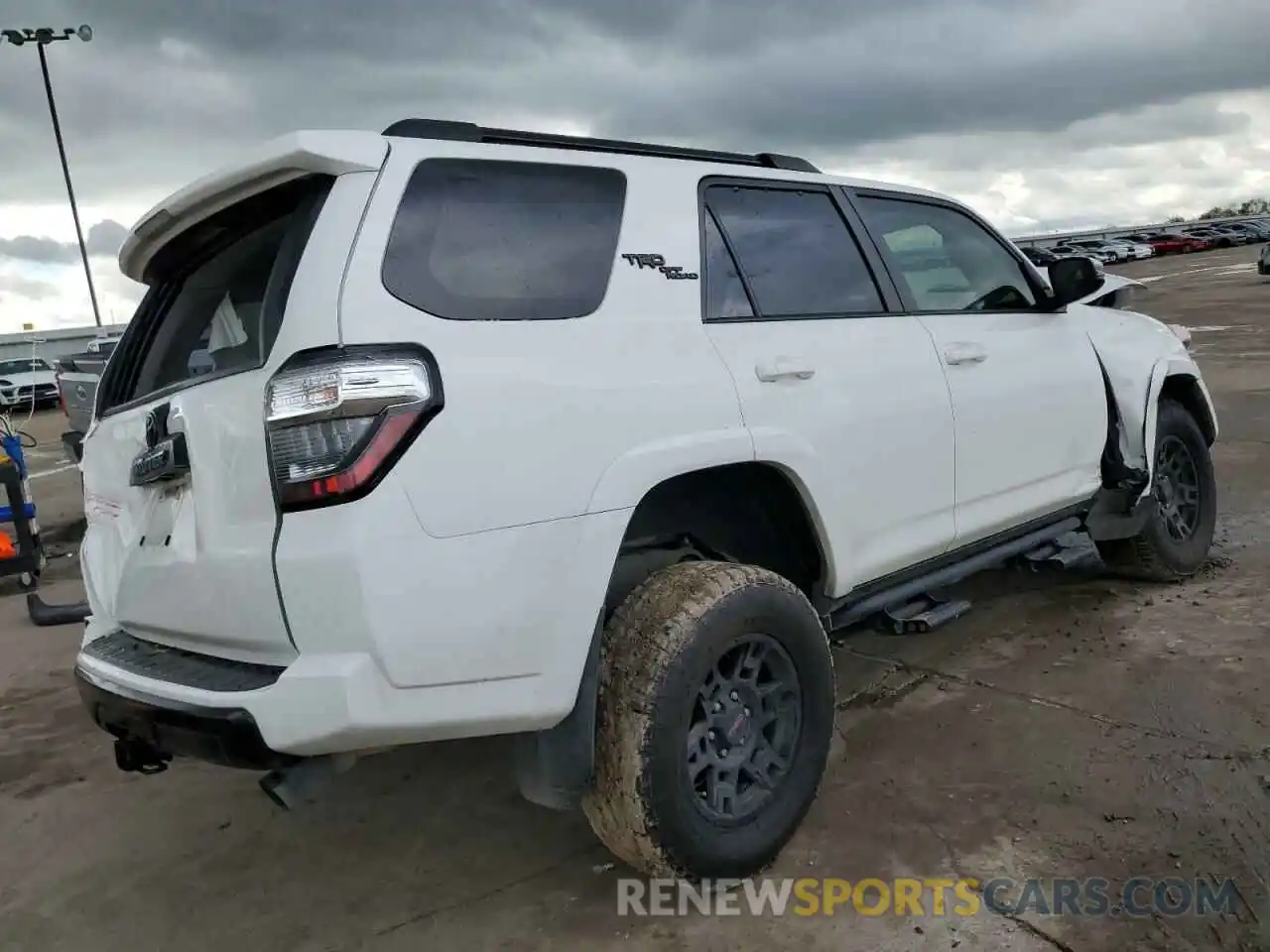 3 Фотография поврежденного автомобиля JTEBU5JR0K5638015 TOYOTA 4RUNNER 2019