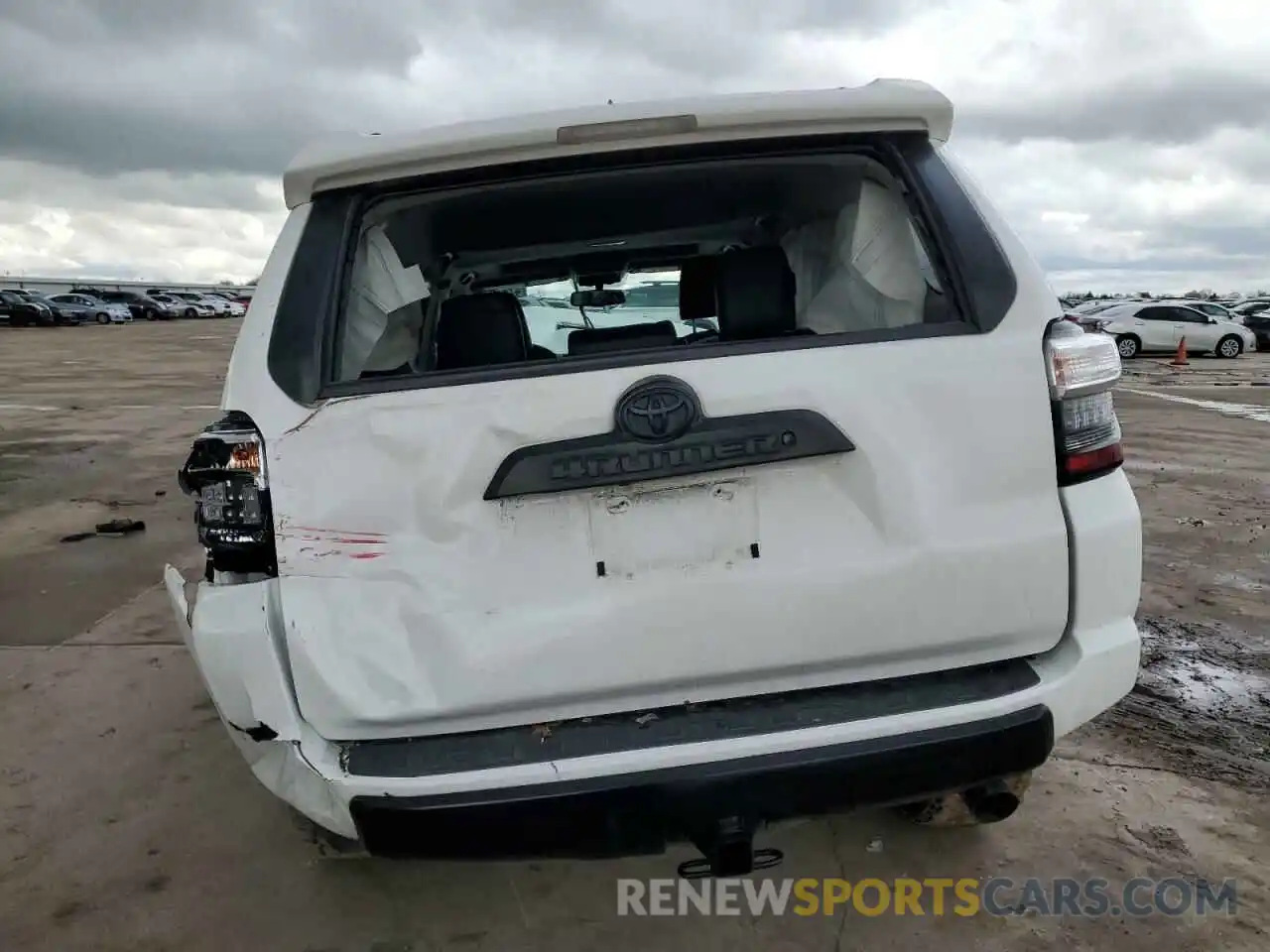 6 Photograph of a damaged car JTEBU5JR0K5638015 TOYOTA 4RUNNER 2019