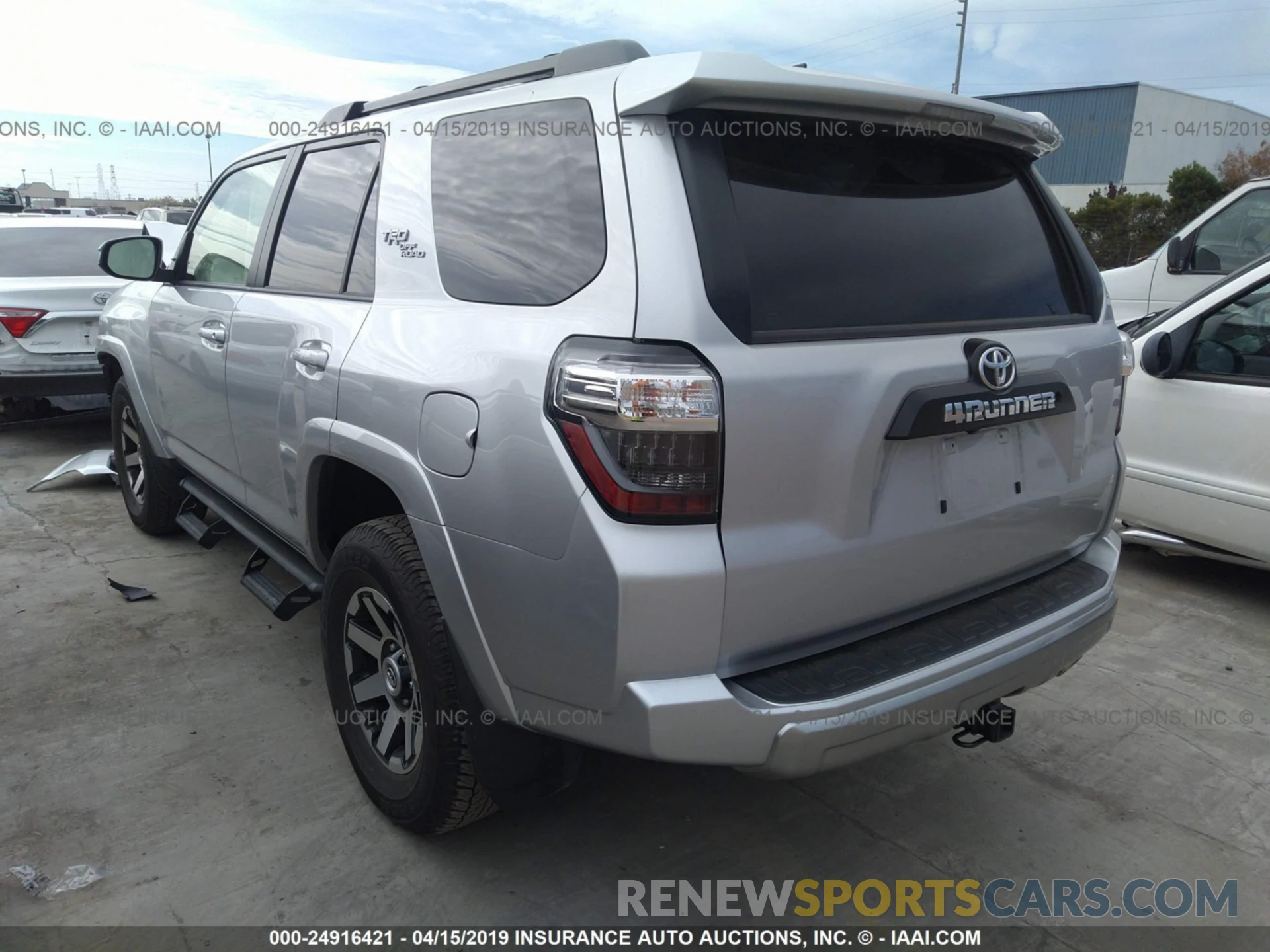 3 Photograph of a damaged car JTEBU5JR0K5641125 TOYOTA 4RUNNER 2019