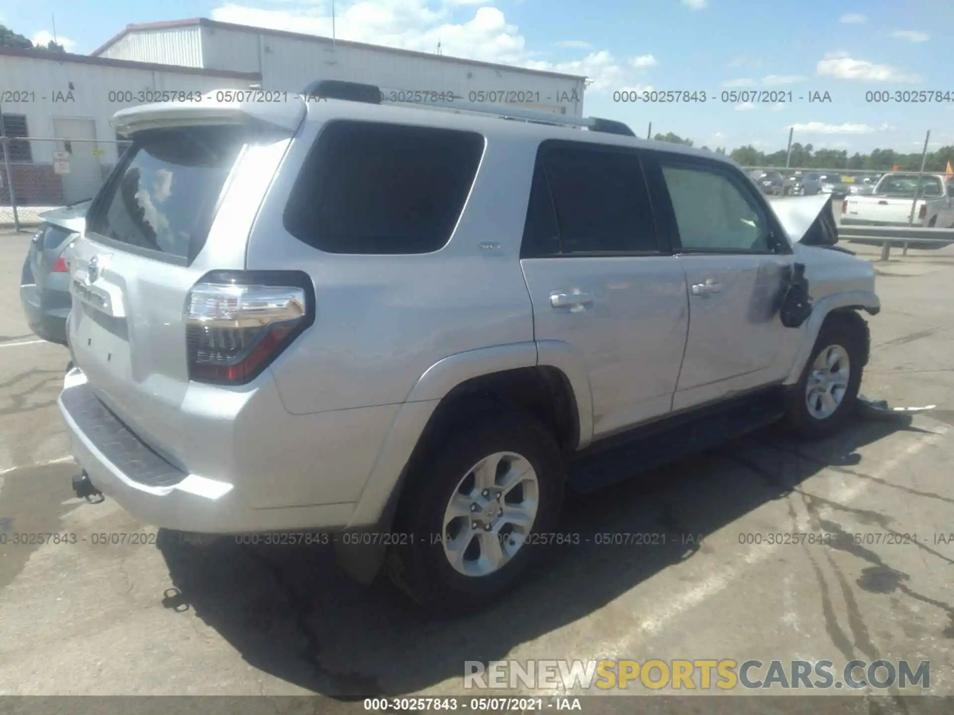 4 Фотография поврежденного автомобиля JTEBU5JR0K5642744 TOYOTA 4RUNNER 2019