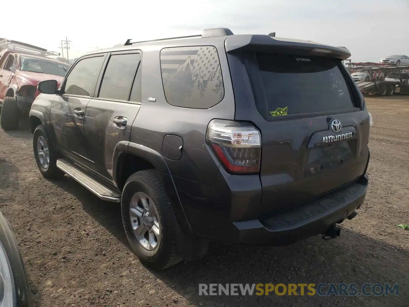 3 Фотография поврежденного автомобиля JTEBU5JR0K5645238 TOYOTA 4RUNNER 2019