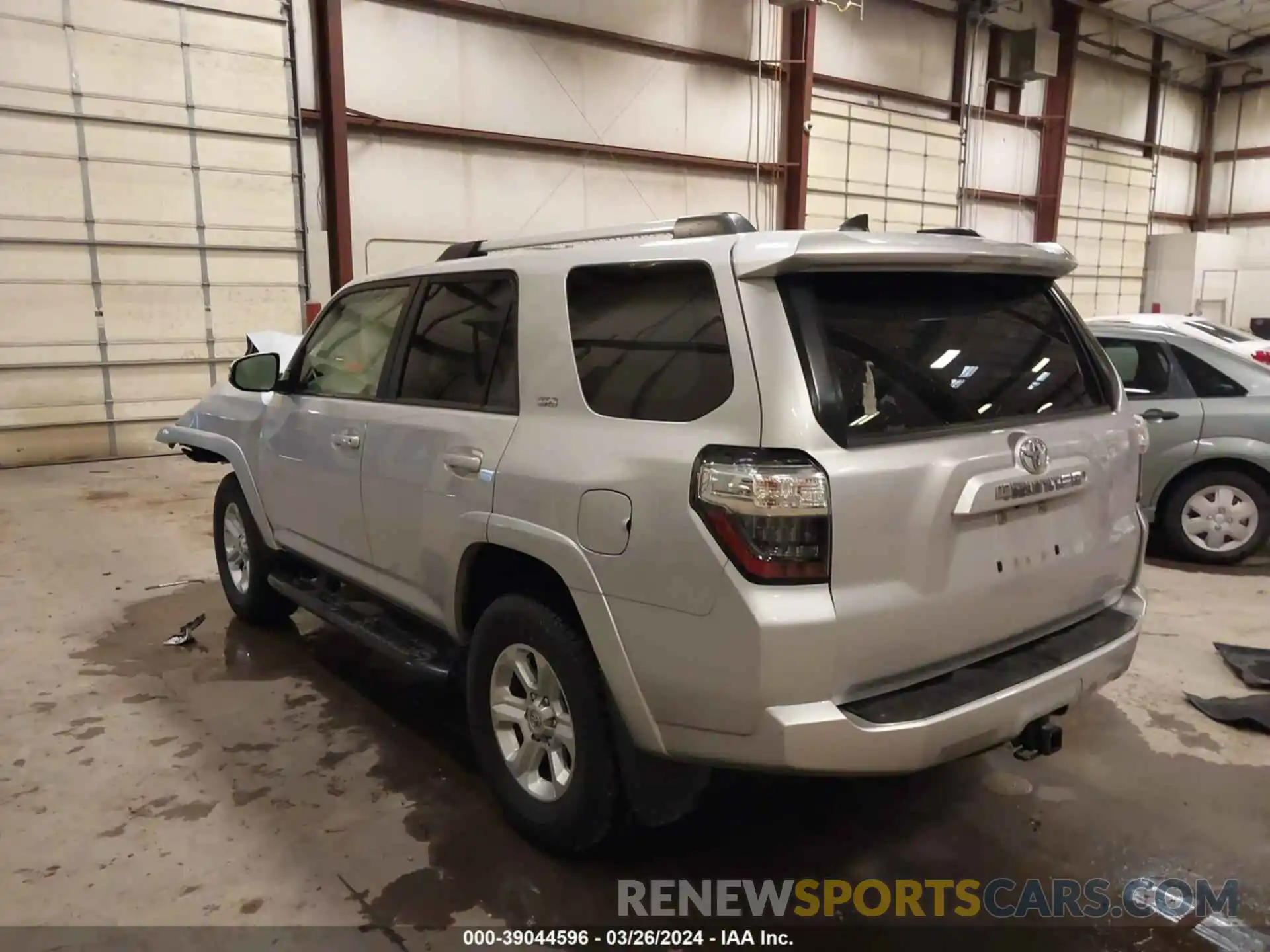 3 Фотография поврежденного автомобиля JTEBU5JR0K5645935 TOYOTA 4RUNNER 2019