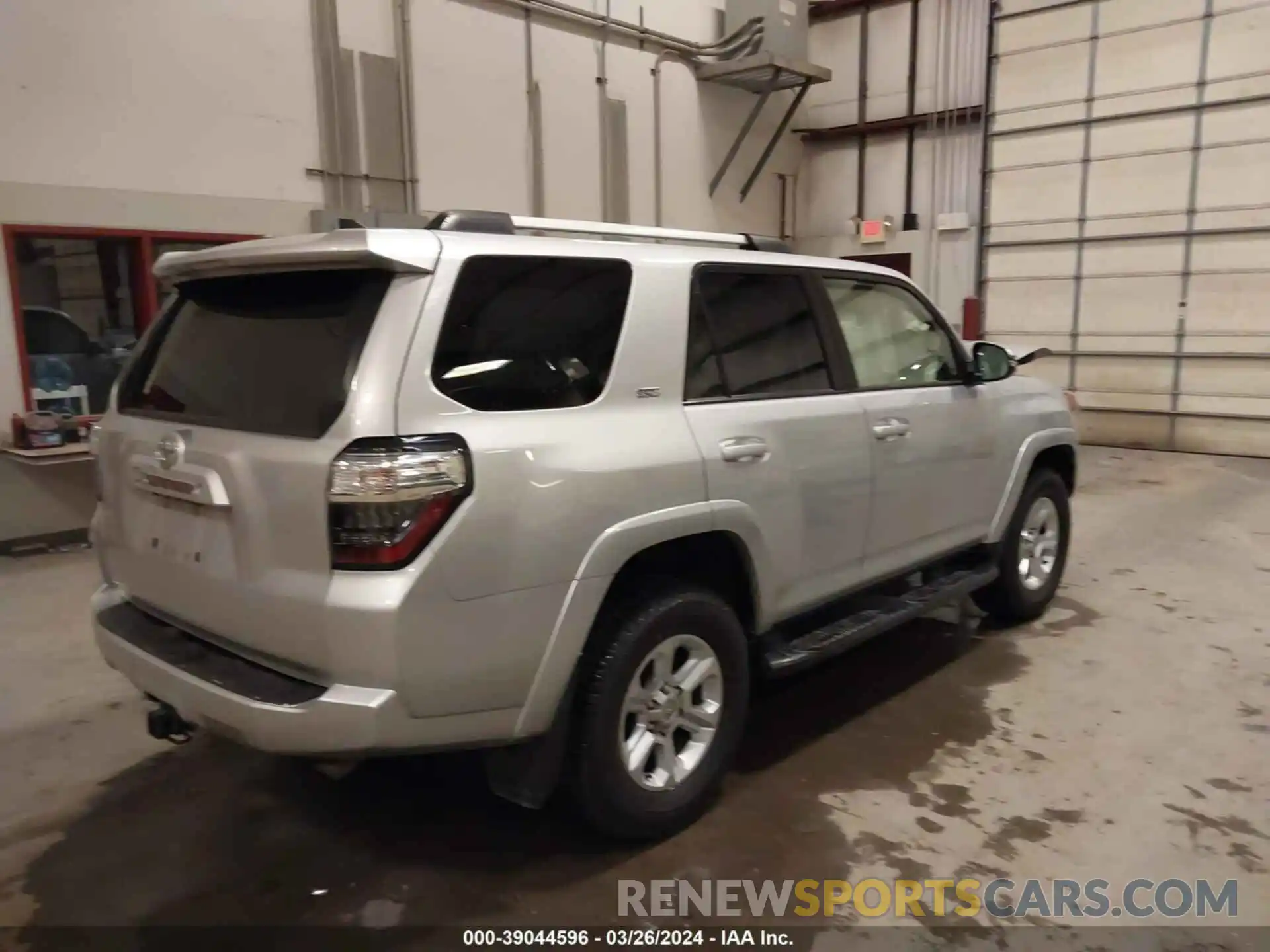 4 Photograph of a damaged car JTEBU5JR0K5645935 TOYOTA 4RUNNER 2019