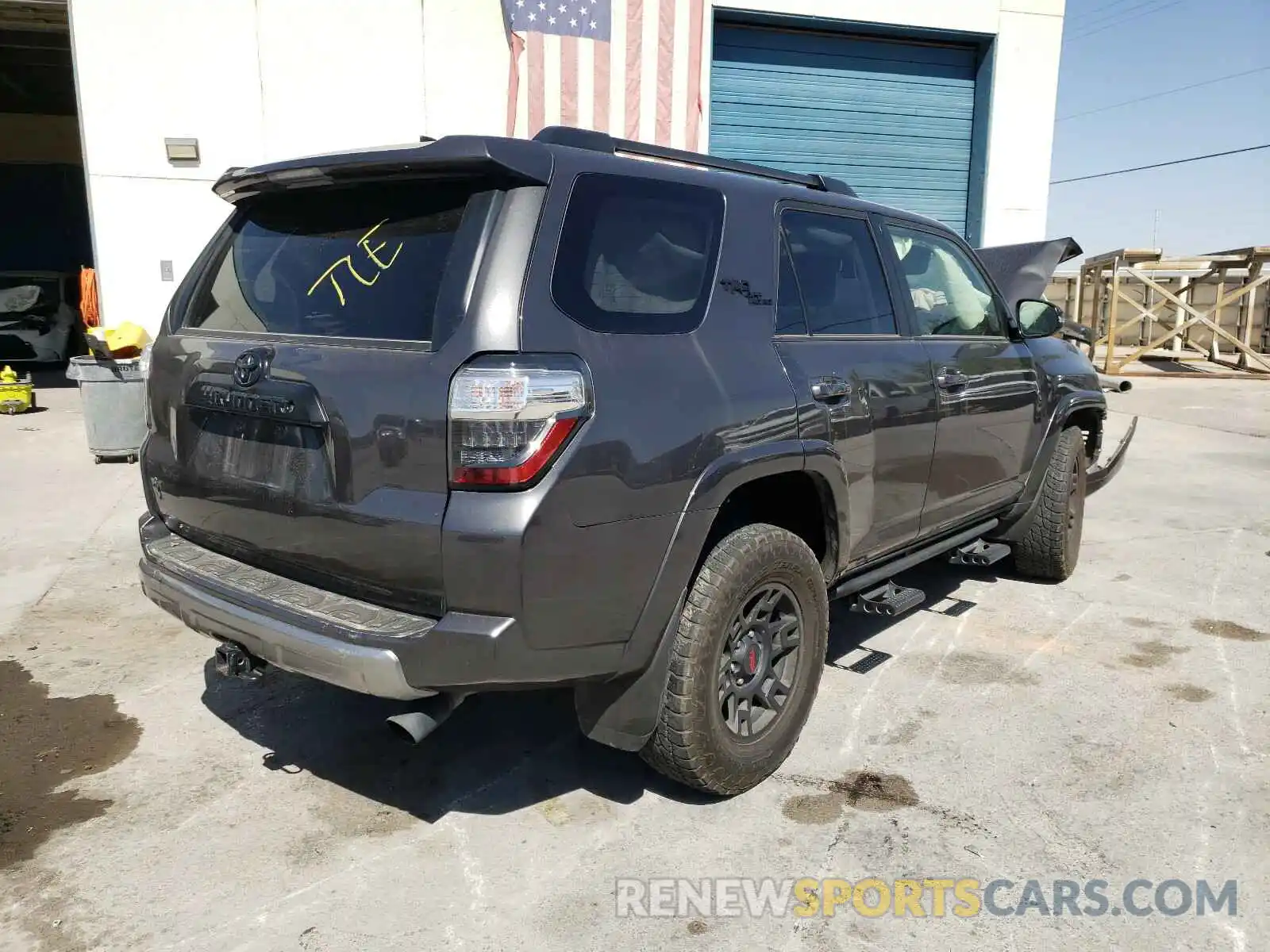 4 Photograph of a damaged car JTEBU5JR0K5646678 TOYOTA 4RUNNER 2019