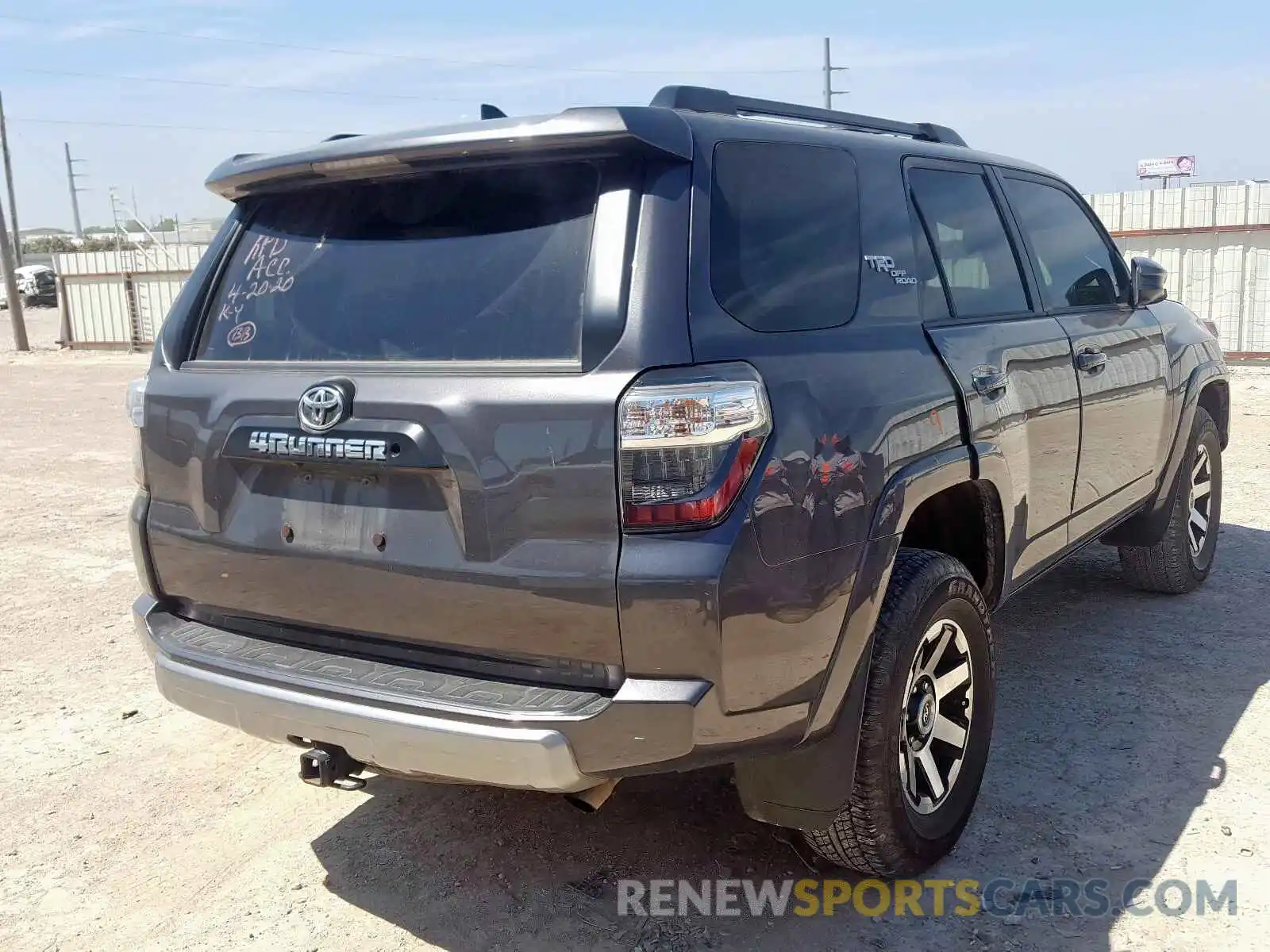 4 Фотография поврежденного автомобиля JTEBU5JR0K5651167 TOYOTA 4RUNNER 2019