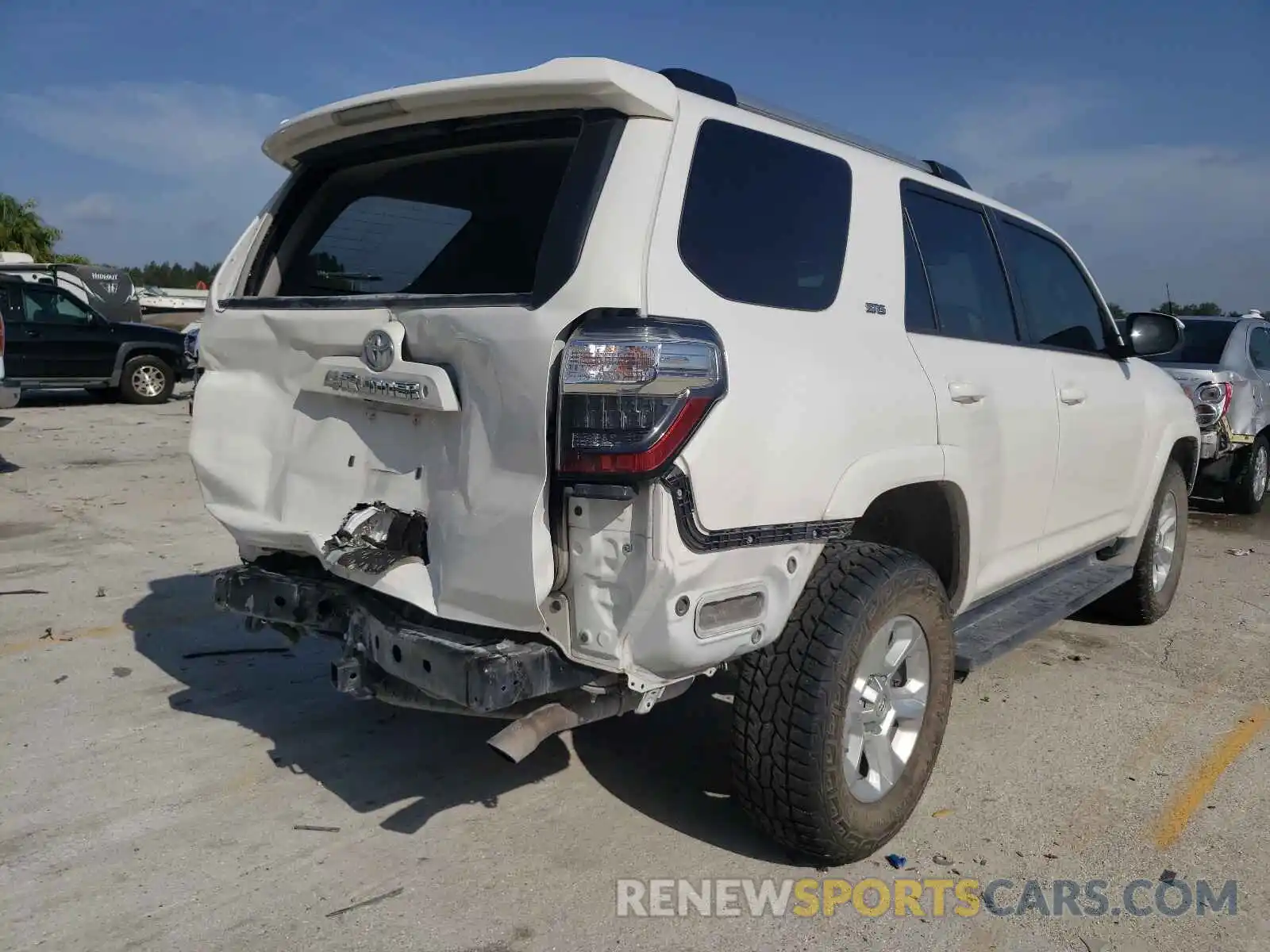 4 Фотография поврежденного автомобиля JTEBU5JR0K5653372 TOYOTA 4RUNNER 2019