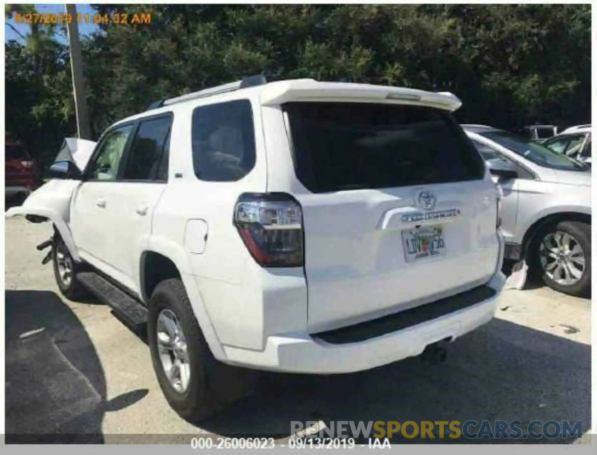 3 Фотография поврежденного автомобиля JTEBU5JR0K5654859 TOYOTA 4RUNNER 2019