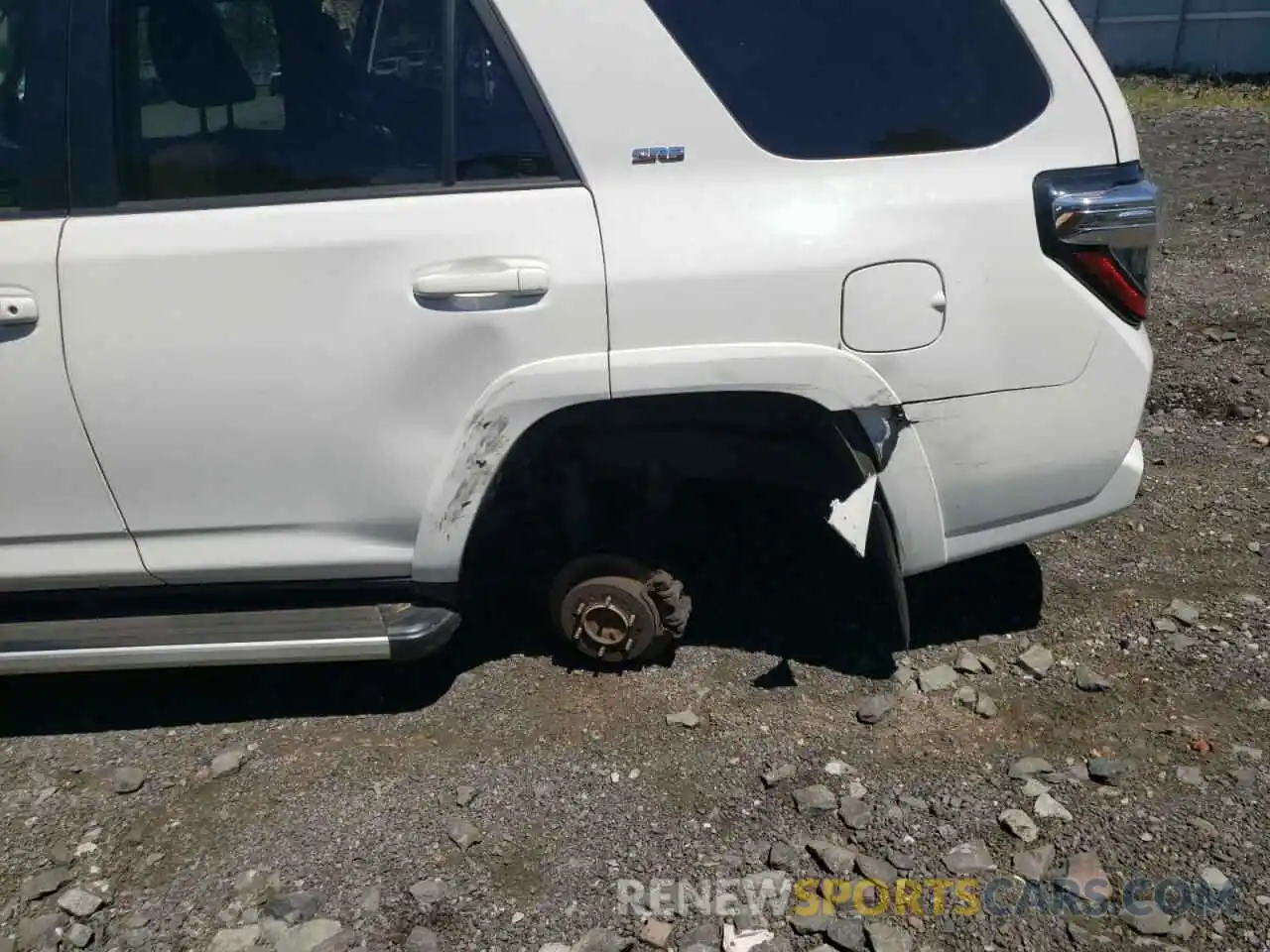 9 Photograph of a damaged car JTEBU5JR0K5657292 TOYOTA 4RUNNER 2019