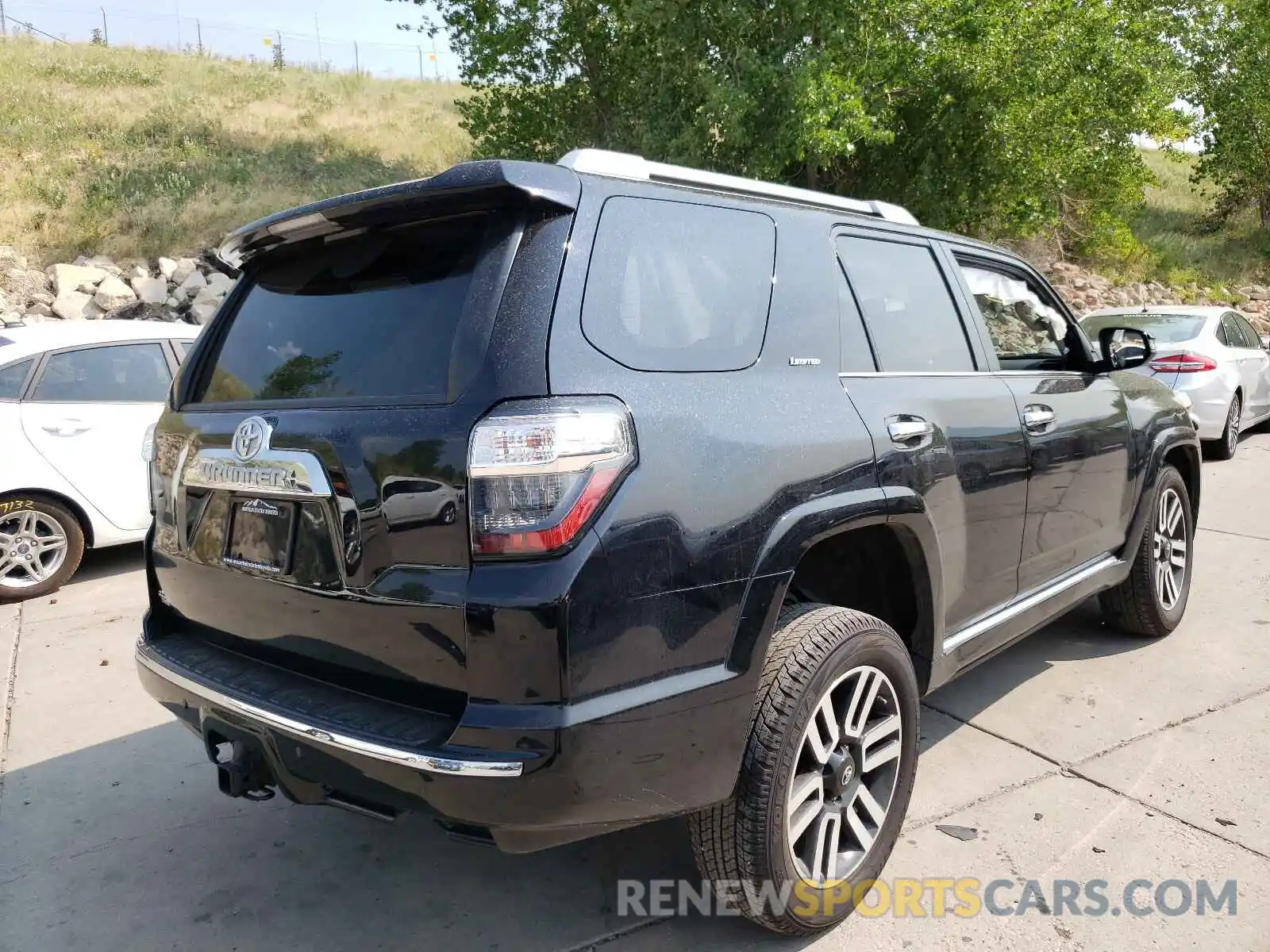 4 Фотография поврежденного автомобиля JTEBU5JR0K5658944 TOYOTA 4RUNNER 2019