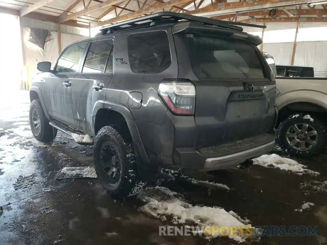 3 Фотография поврежденного автомобиля JTEBU5JR0K5659351 TOYOTA 4RUNNER 2019