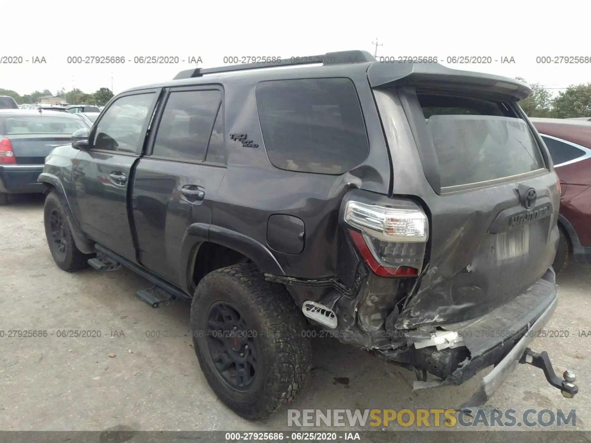 3 Фотография поврежденного автомобиля JTEBU5JR0K5671189 TOYOTA 4RUNNER 2019