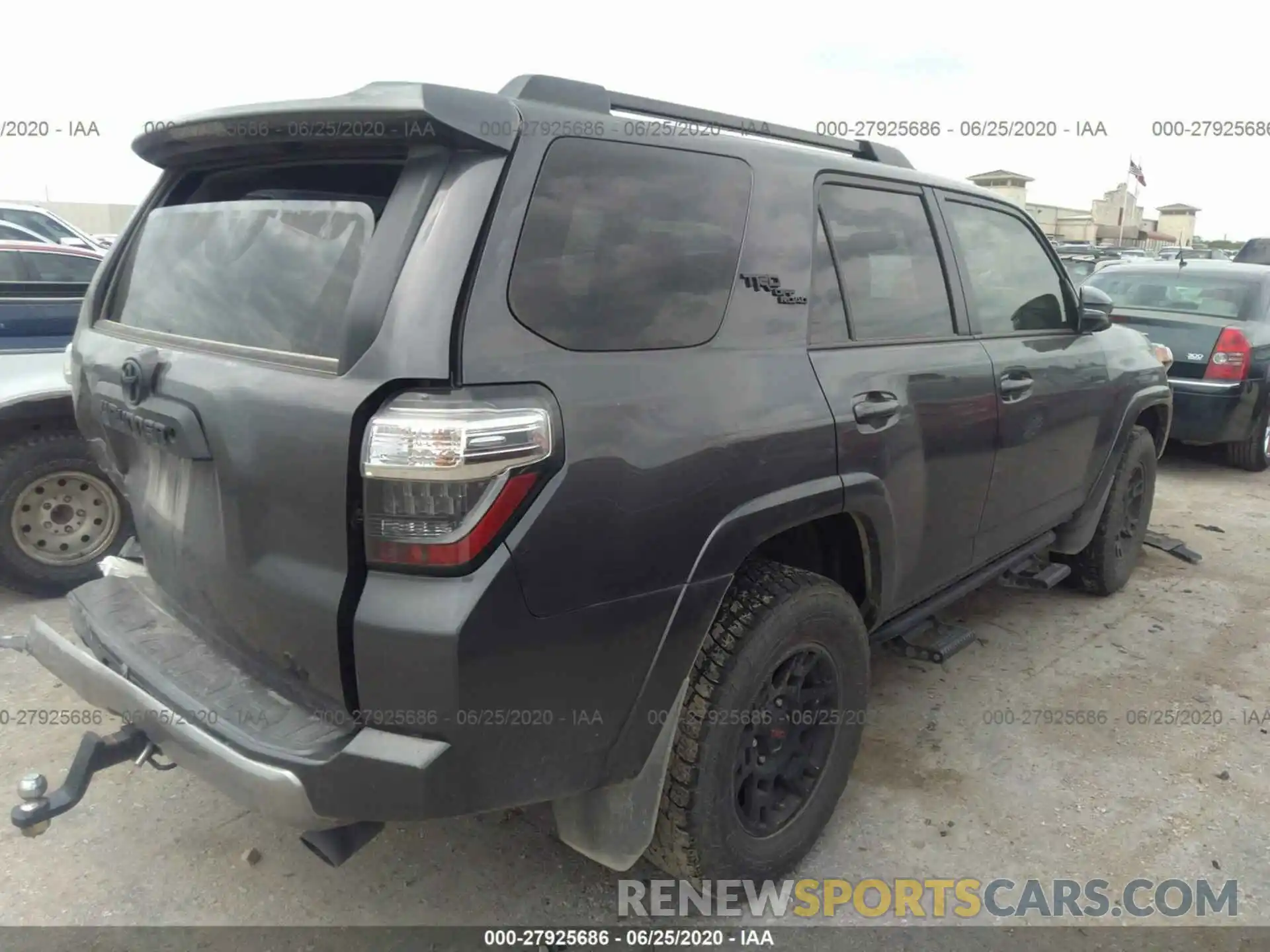 4 Фотография поврежденного автомобиля JTEBU5JR0K5671189 TOYOTA 4RUNNER 2019