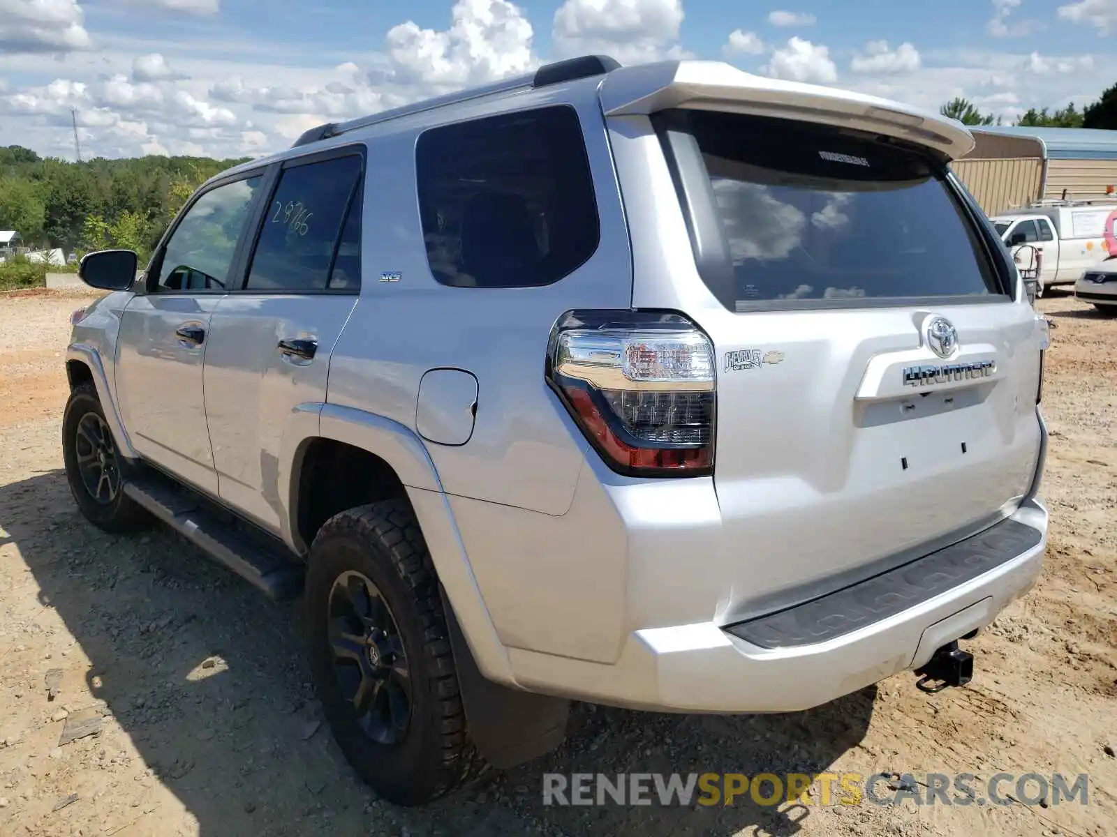 3 Фотография поврежденного автомобиля JTEBU5JR0K5672505 TOYOTA 4RUNNER 2019