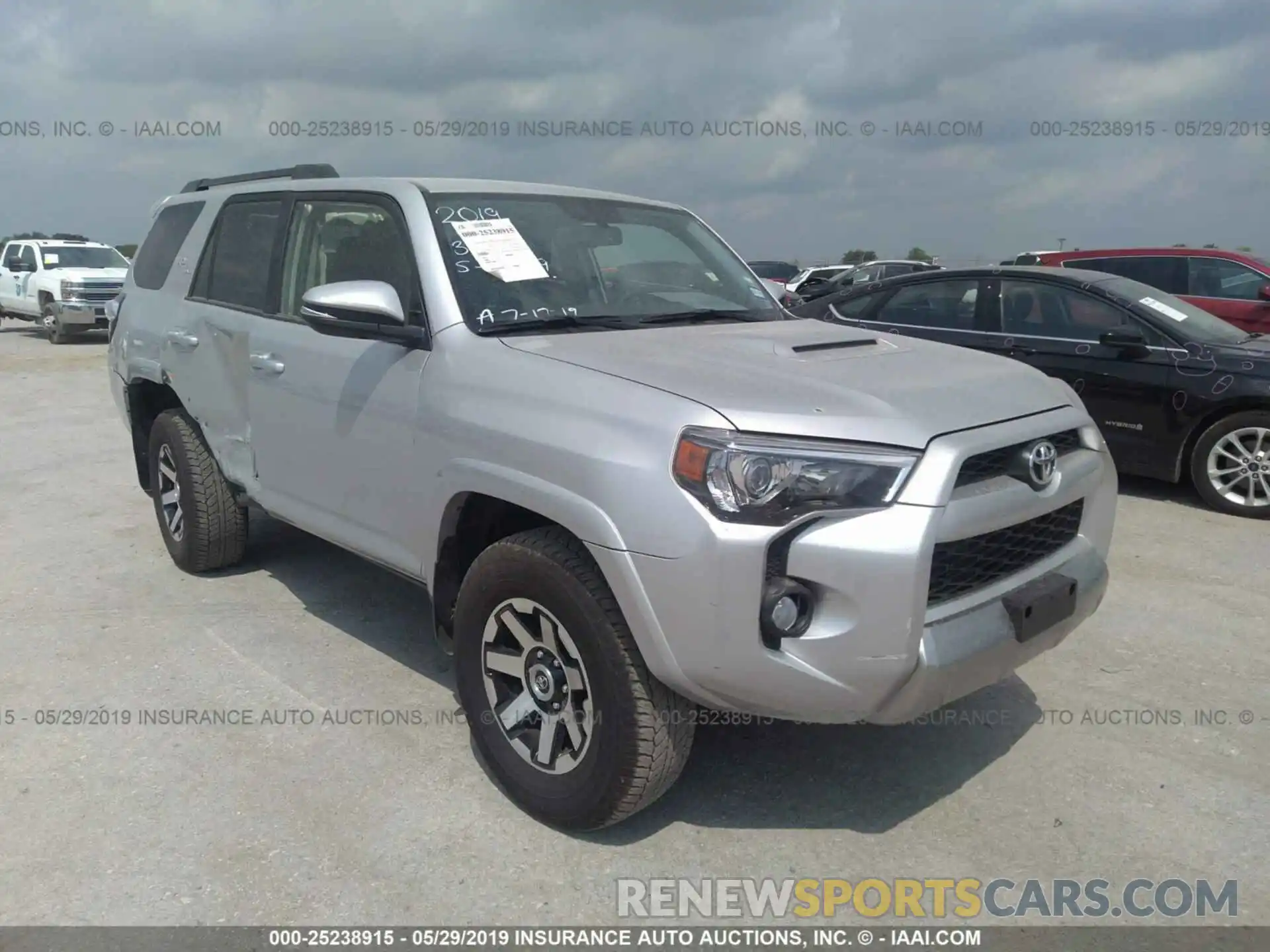 1 Photograph of a damaged car JTEBU5JR0K5673296 TOYOTA 4RUNNER 2019