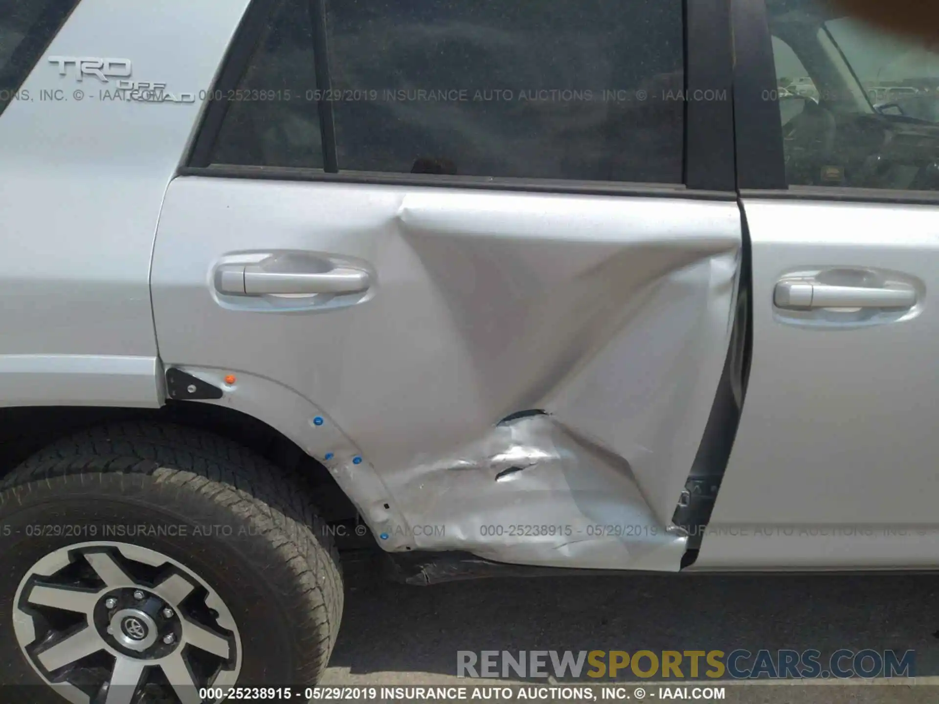 6 Photograph of a damaged car JTEBU5JR0K5673296 TOYOTA 4RUNNER 2019