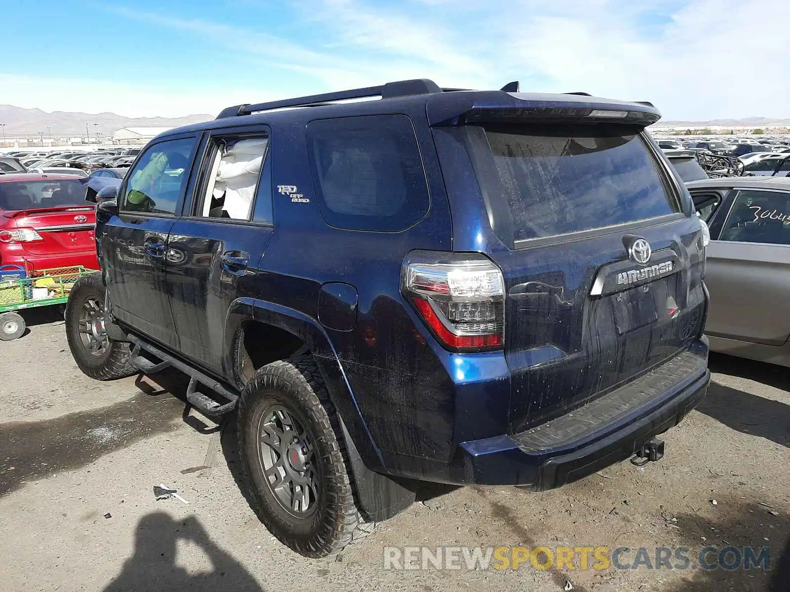 3 Фотография поврежденного автомобиля JTEBU5JR0K5673878 TOYOTA 4RUNNER 2019