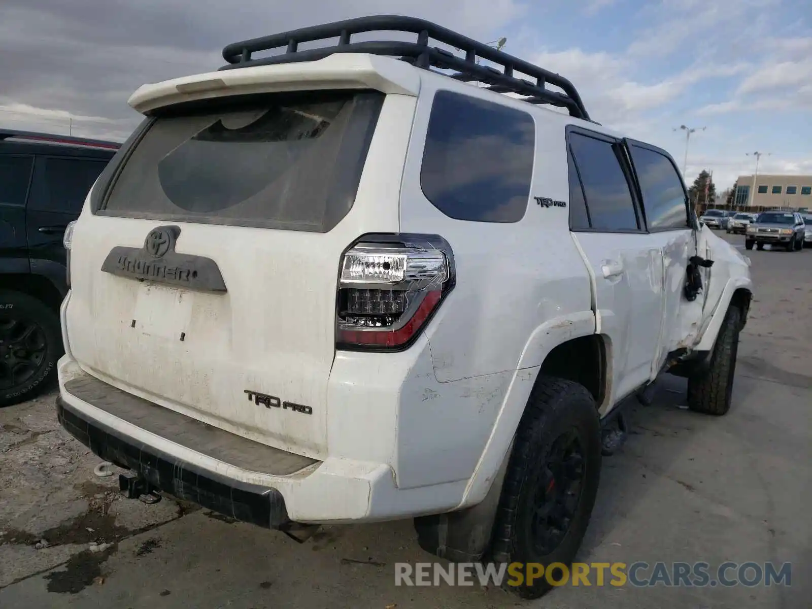 4 Фотография поврежденного автомобиля JTEBU5JR0K5673881 TOYOTA 4RUNNER 2019