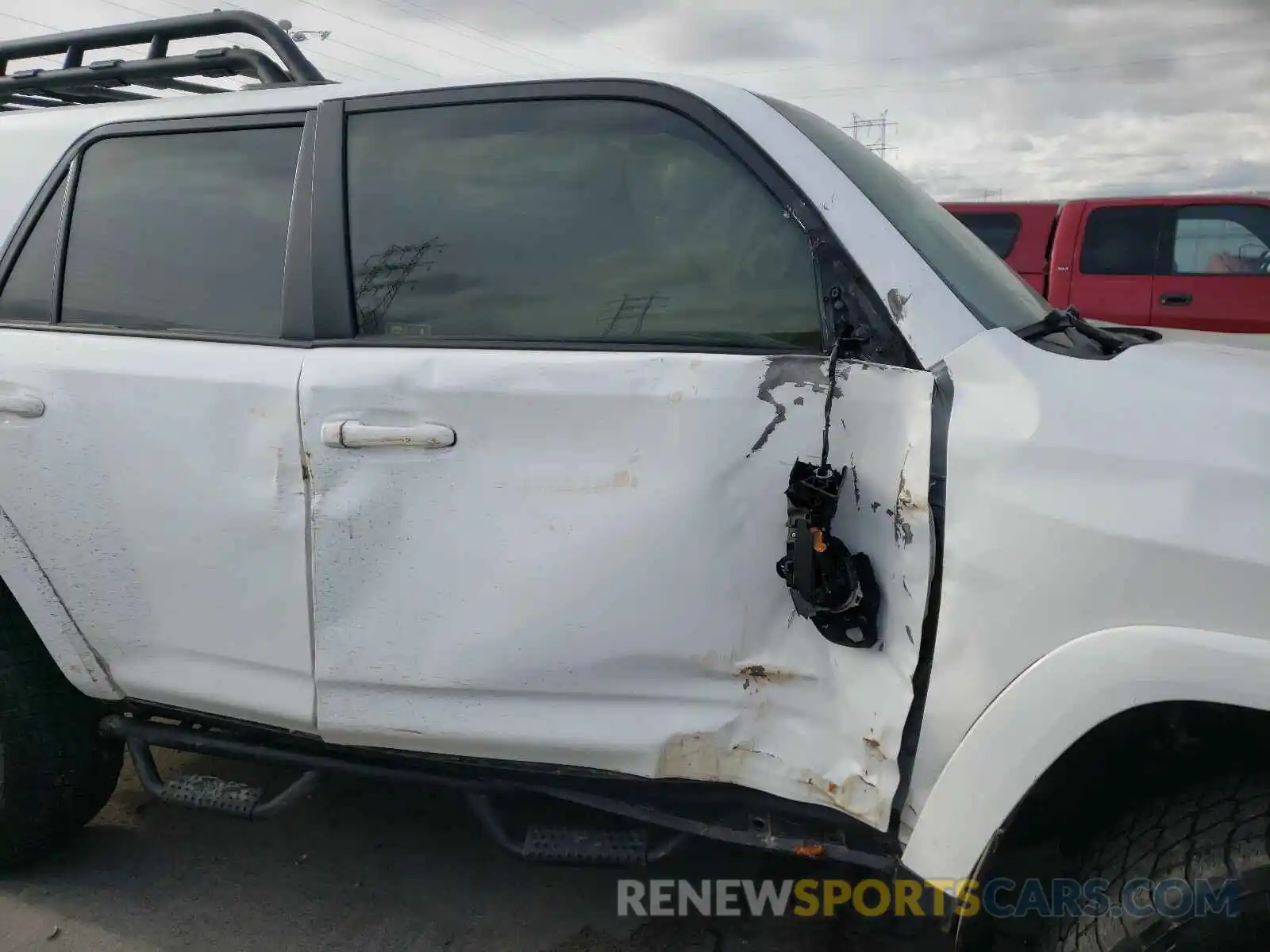 9 Photograph of a damaged car JTEBU5JR0K5673881 TOYOTA 4RUNNER 2019