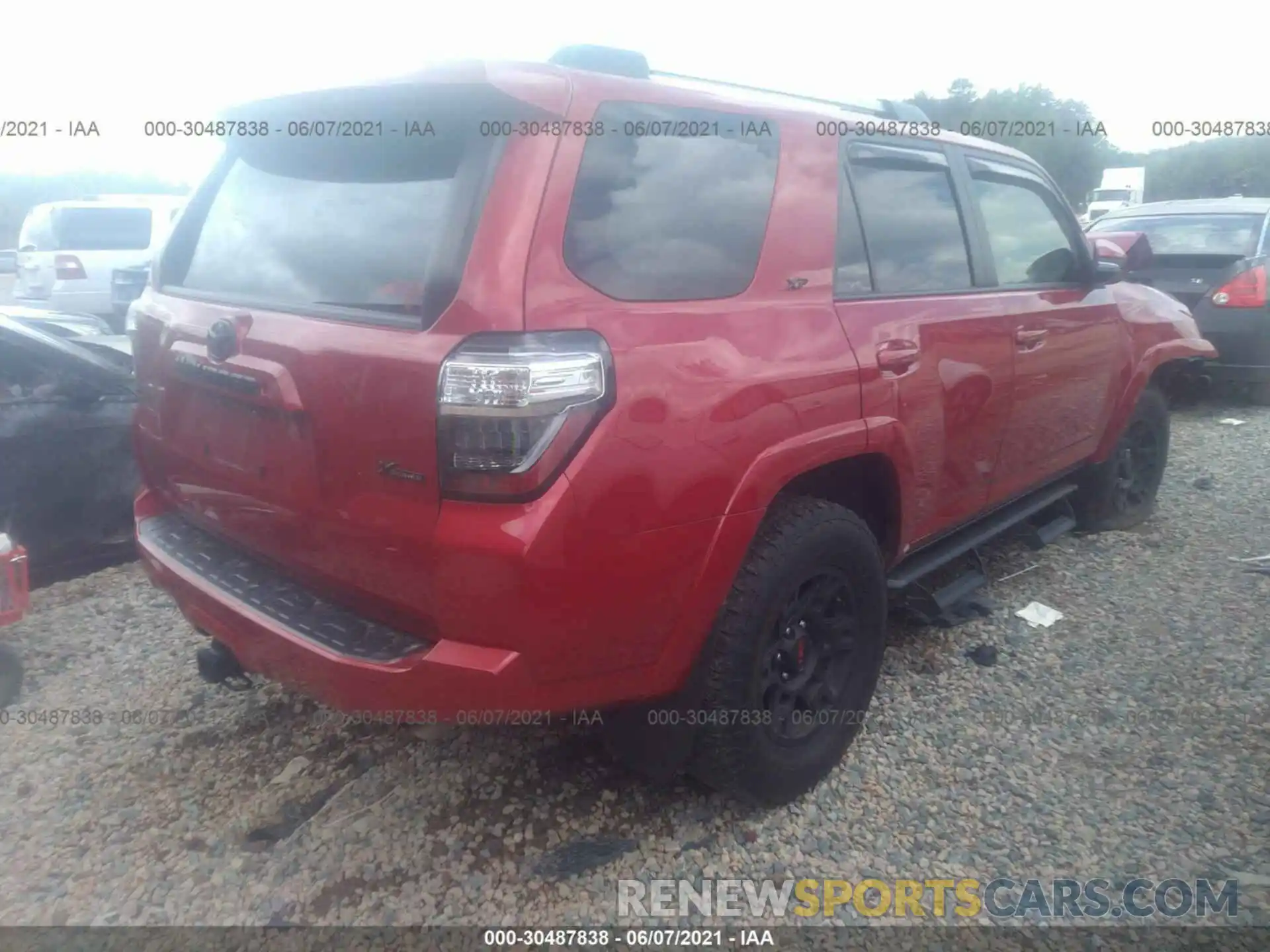 4 Фотография поврежденного автомобиля JTEBU5JR0K5674139 TOYOTA 4RUNNER 2019