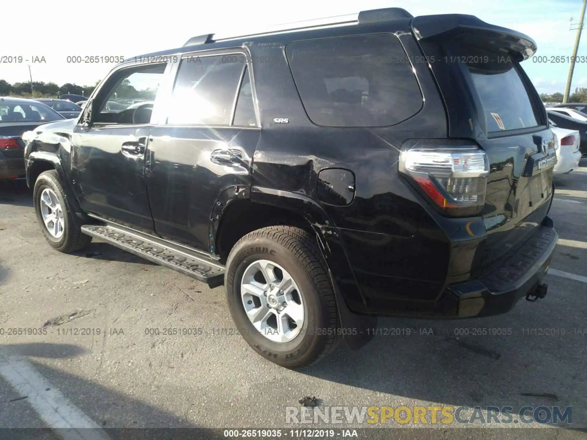 3 Фотография поврежденного автомобиля JTEBU5JR0K5677106 TOYOTA 4RUNNER 2019